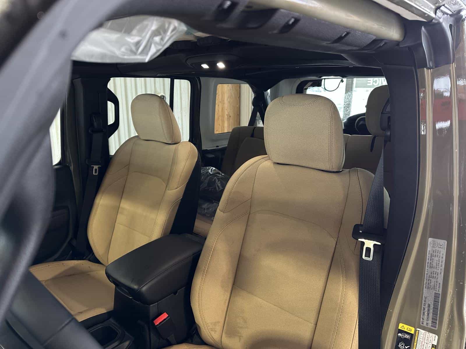 2025 Jeep Wrangler 4xe PHEV 4-Door Willys (29H) - Image 5