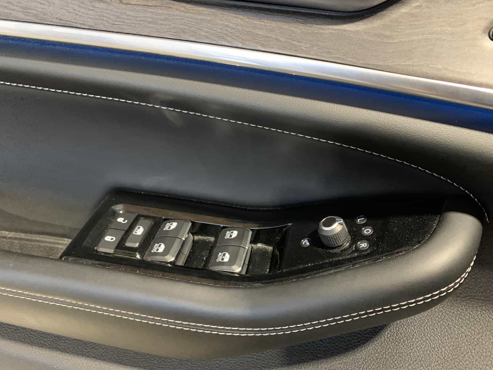 2021 Jeep Grand Cherokee L Overland Overland - Image 19