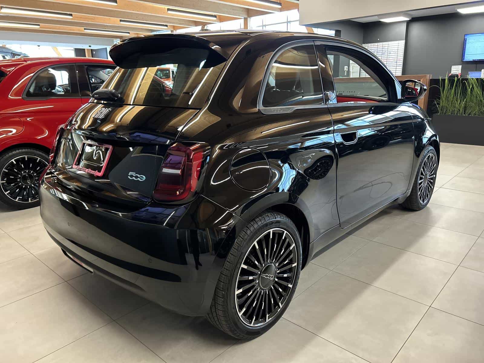 2025 Fiat All-New 500e BEV 500e RED - Image 4