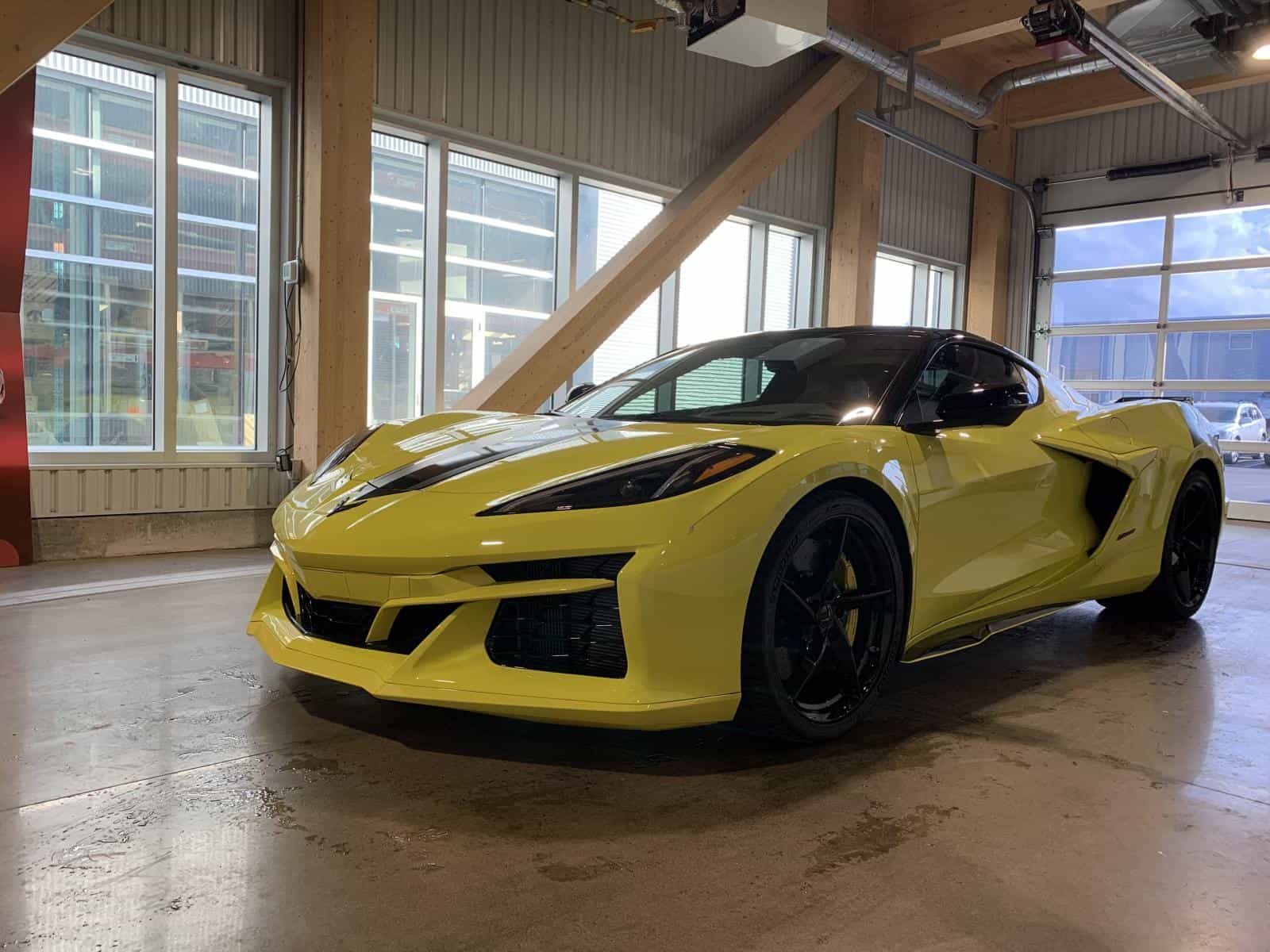 Image 2 Chevrolet Corvette E-Ray 1LZ 2024