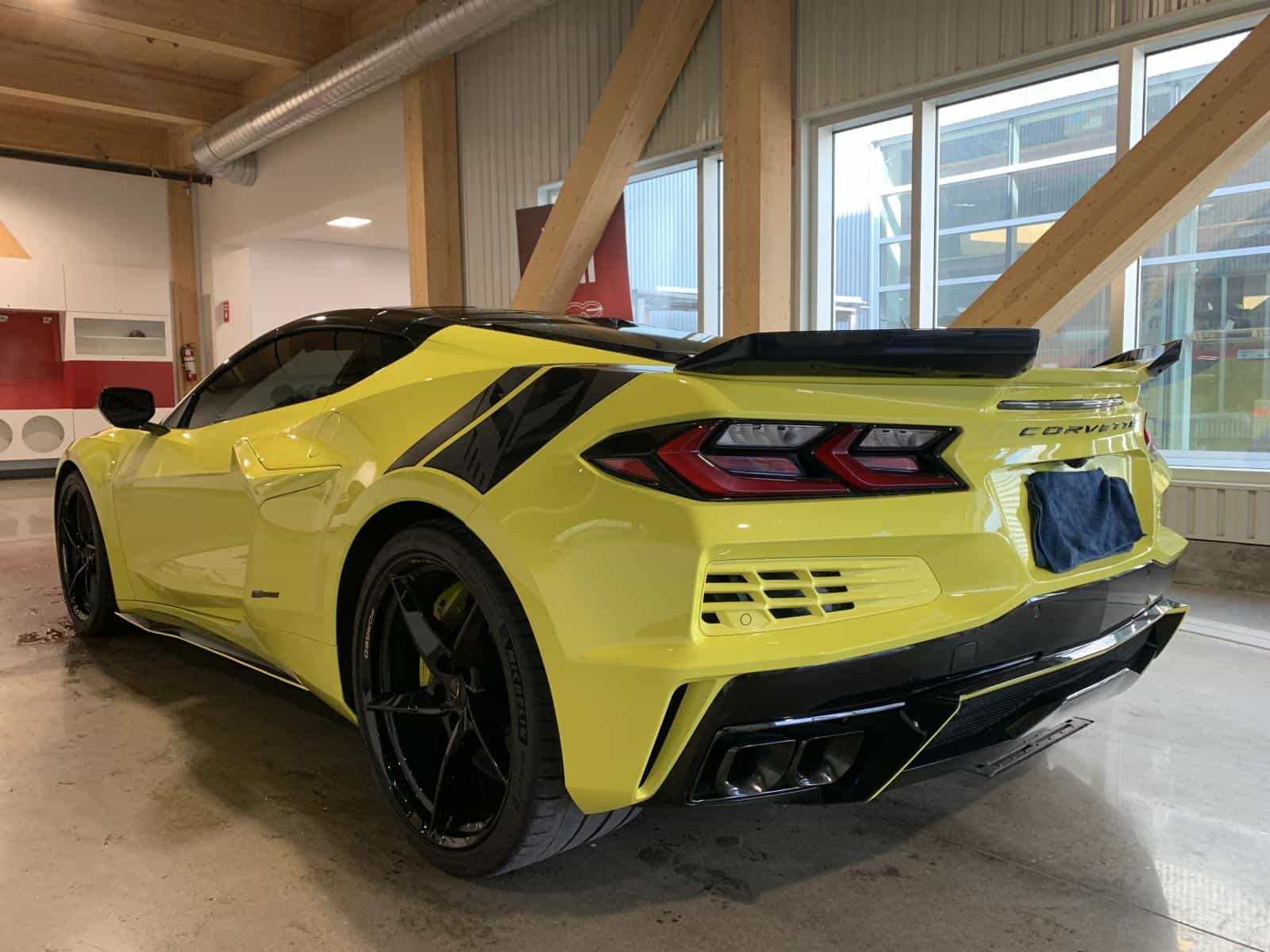 Image 3 Chevrolet Corvette E-Ray 1LZ 2024