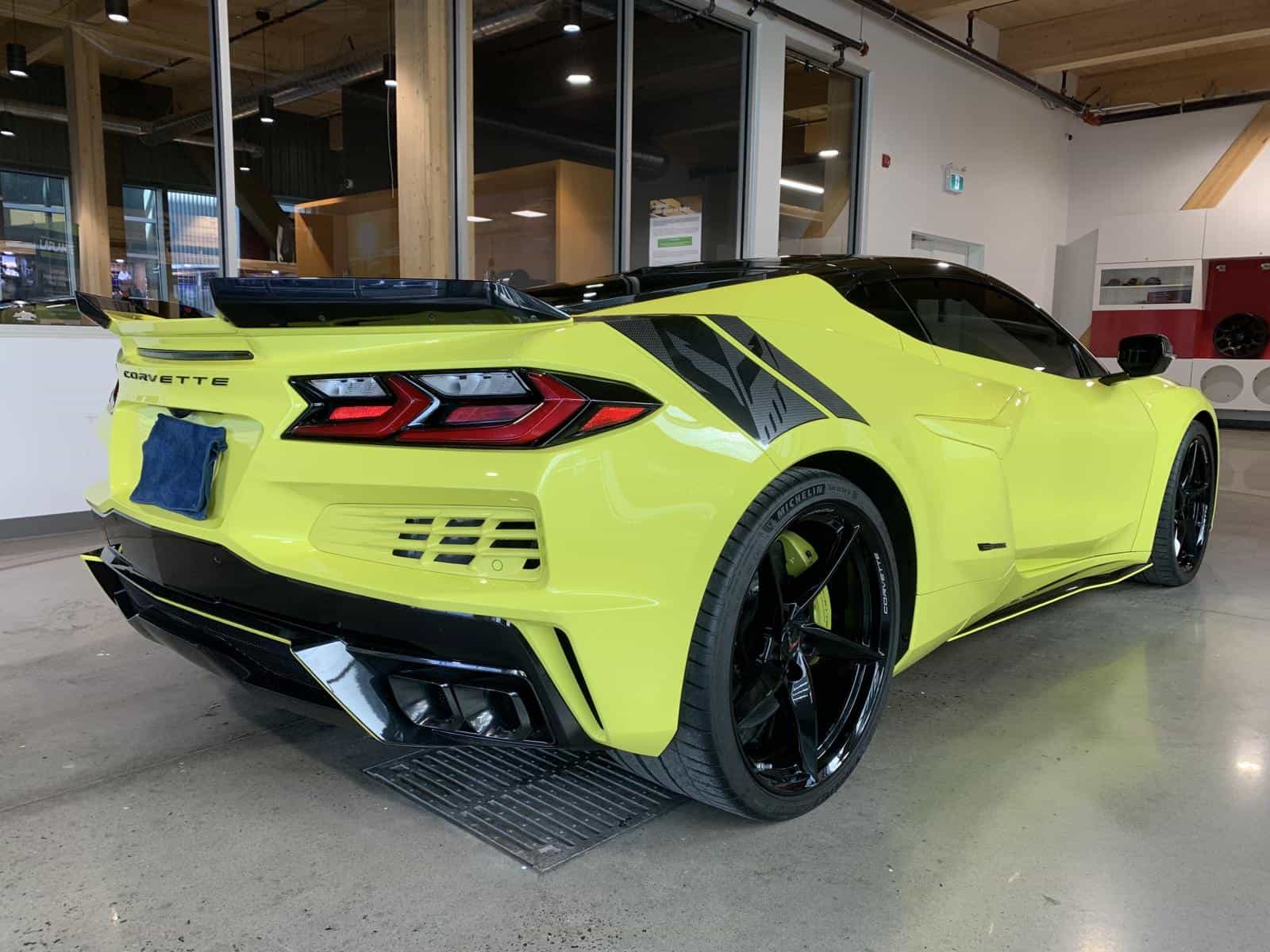 Image 4 Chevrolet Corvette E-Ray 1LZ 2024