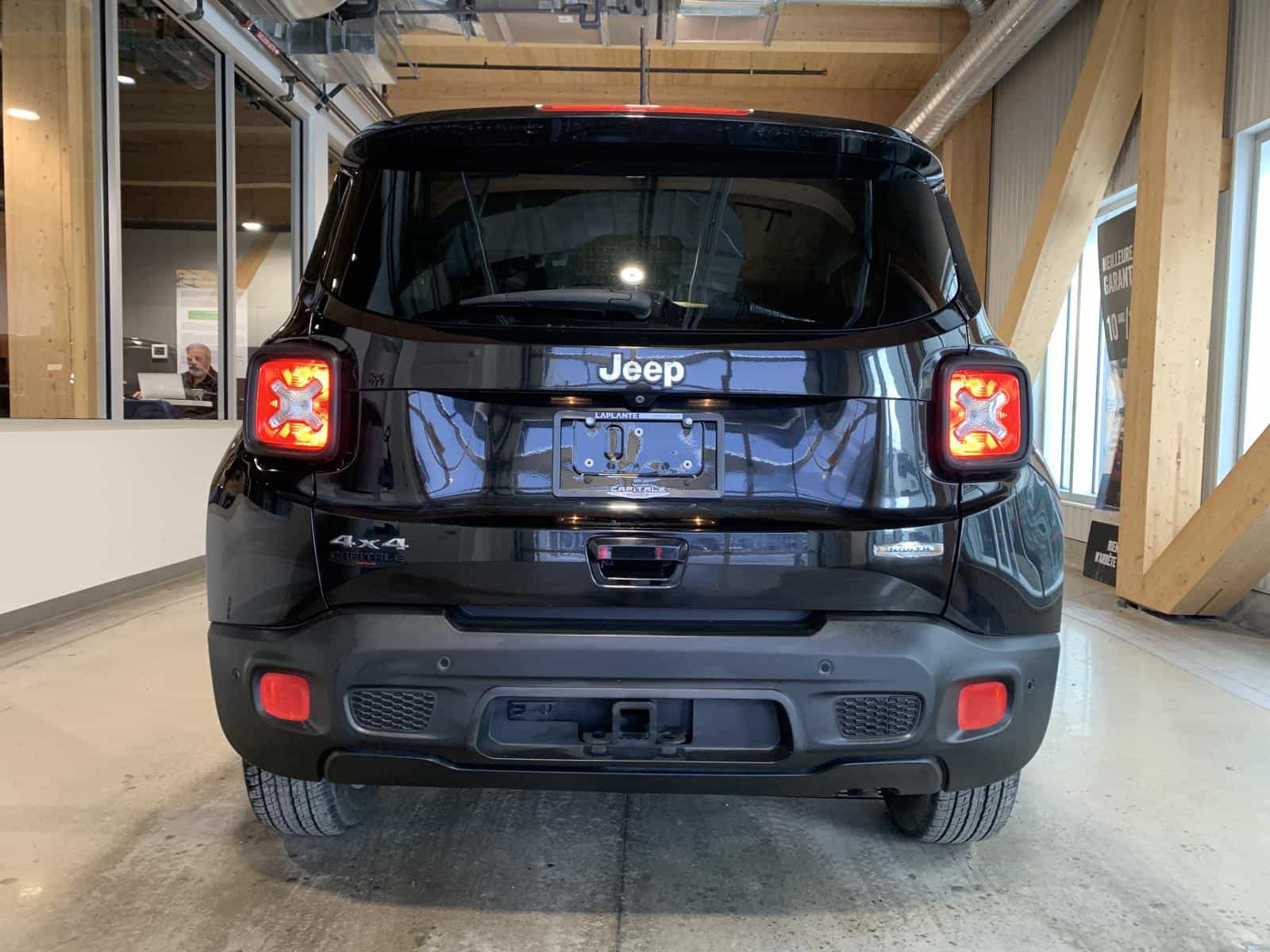 Image 4 Jeep Renegade North 2018