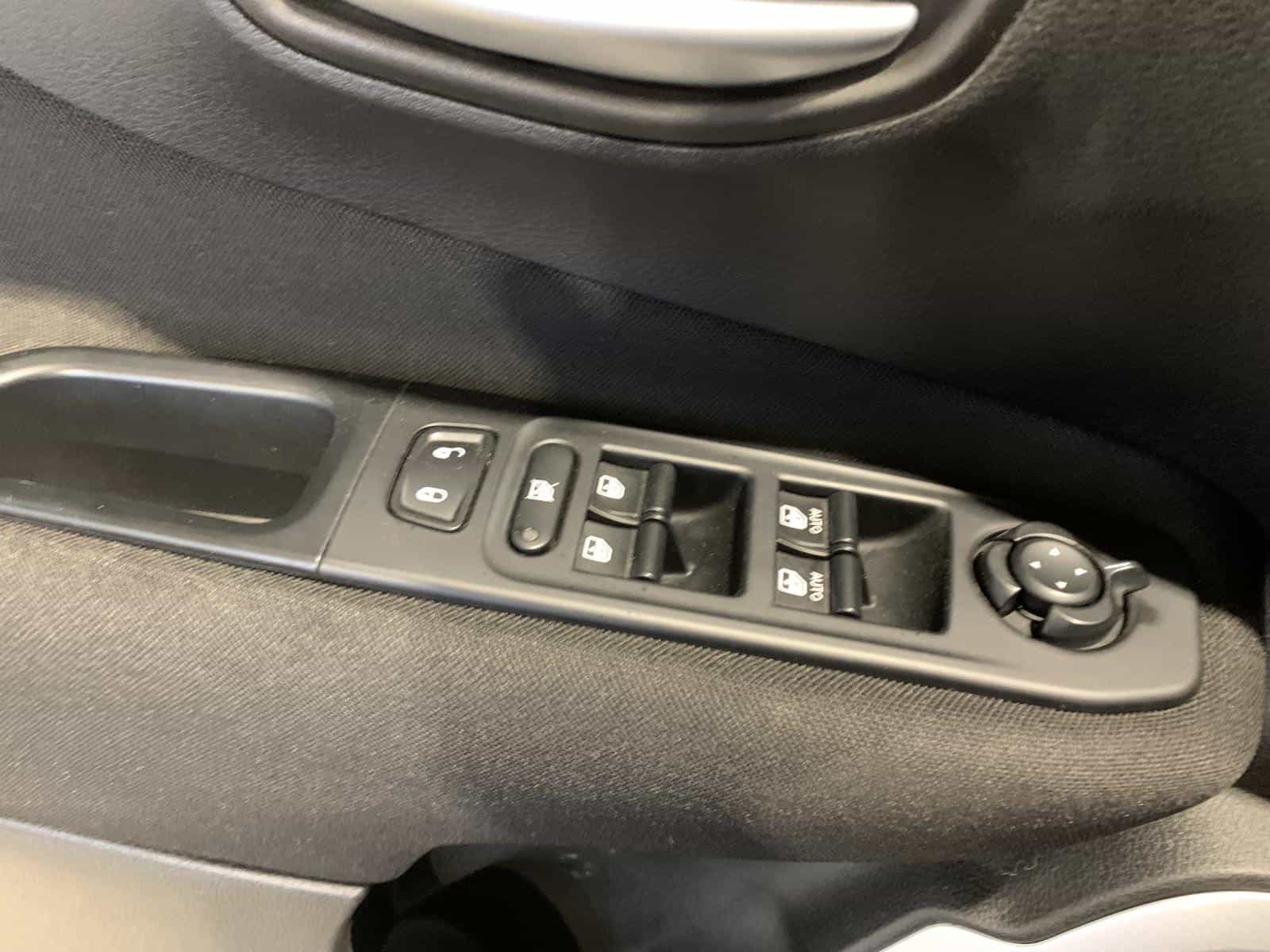 Image 25 Jeep Renegade North 2018