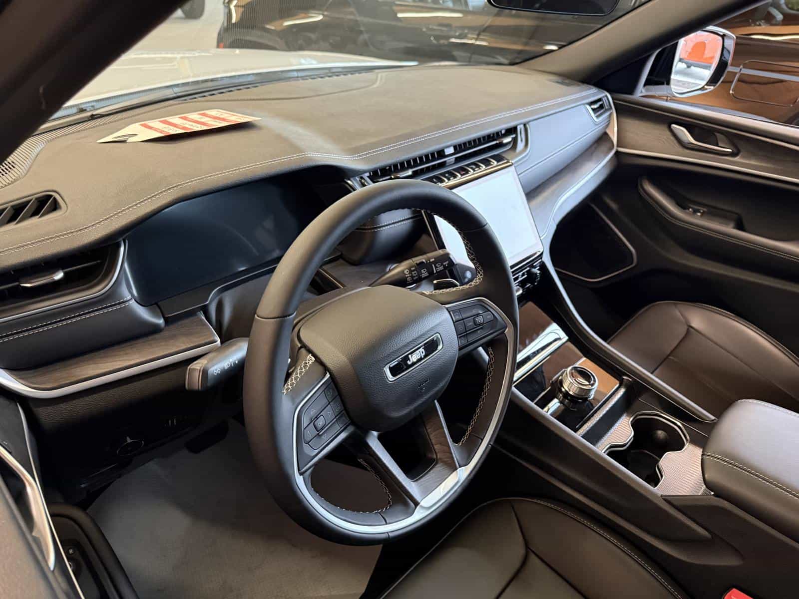 2025 Jeep Grand Cherokee L Limited - Image 5