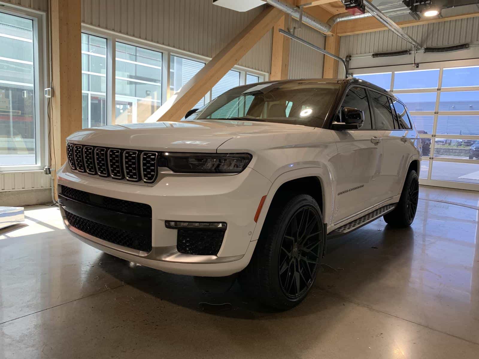 Image 2 Jeep Grand Cherokee L Summit Summit 2021