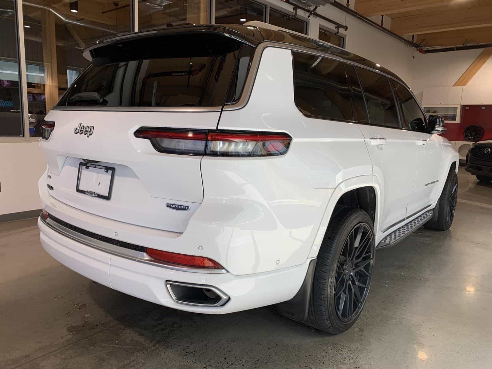 2021 Jeep Grand Cherokee L Summit Summit - Image 3