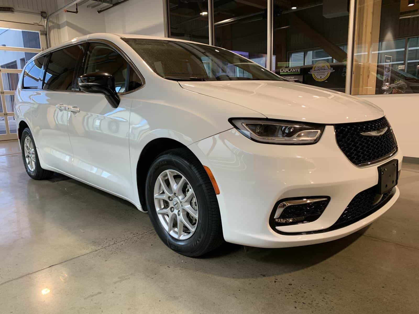 Image 5 Chrysler Pacifica Touring L Touring L 2024