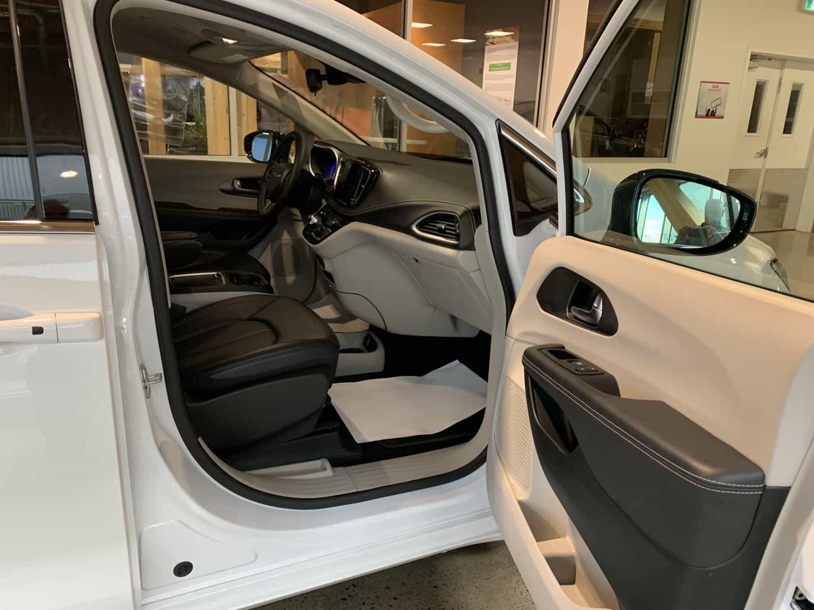 Image 9 Chrysler Pacifica Touring L Touring L 2024