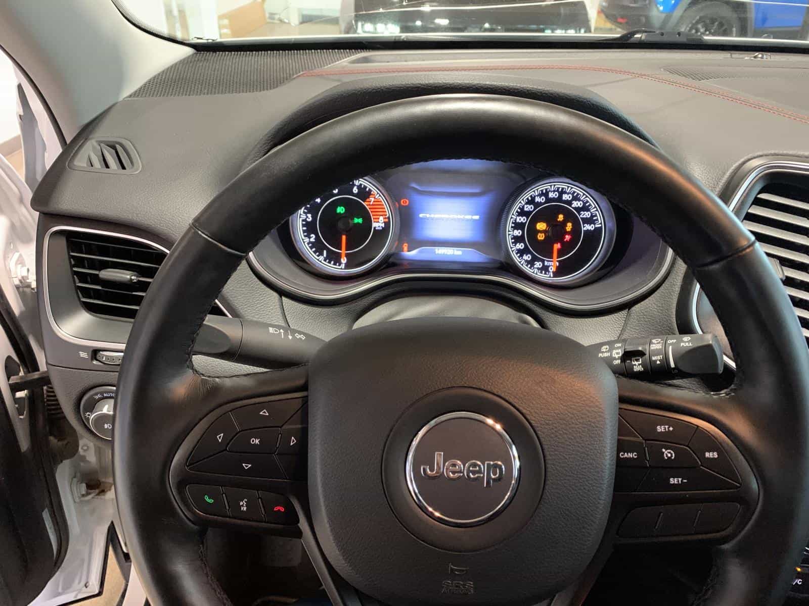 2021 Jeep Cherokee Trailhawk - Image 12