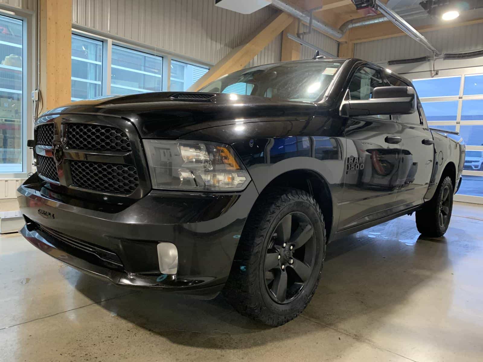 2021 RAM 1500 CLASSIC TRADESMAN Express - Image 1