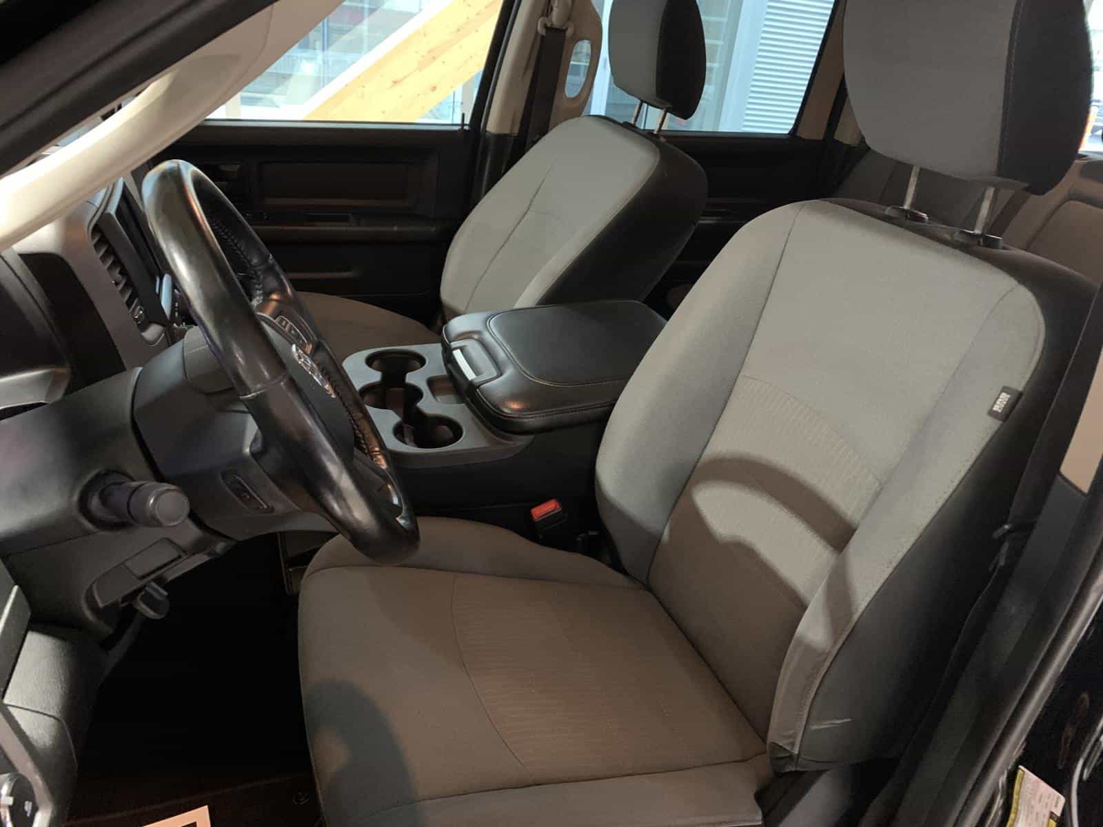 2021 RAM 1500 CLASSIC TRADESMAN Express - Image 10