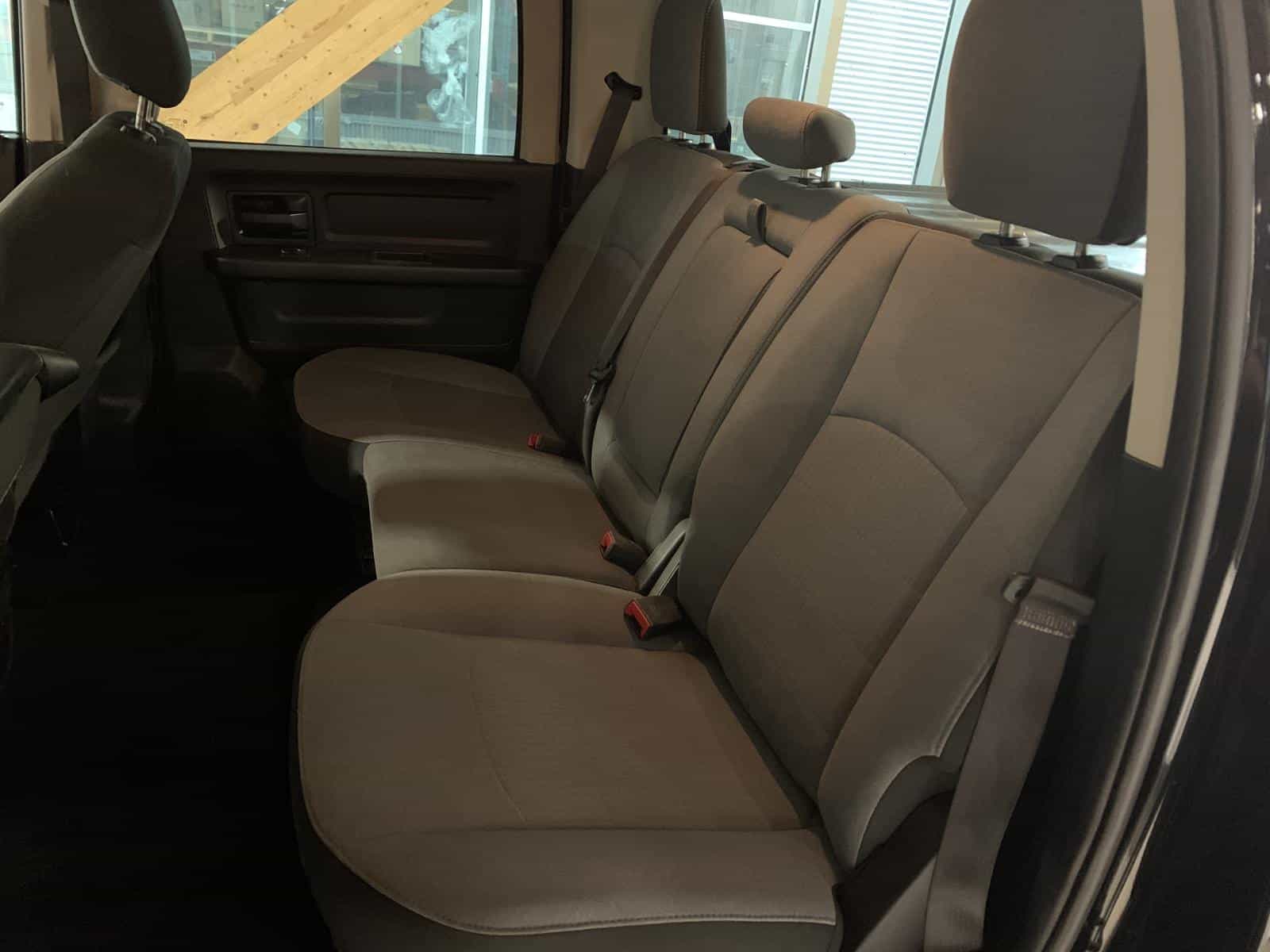 2021 RAM 1500 CLASSIC TRADESMAN Express - Image 11