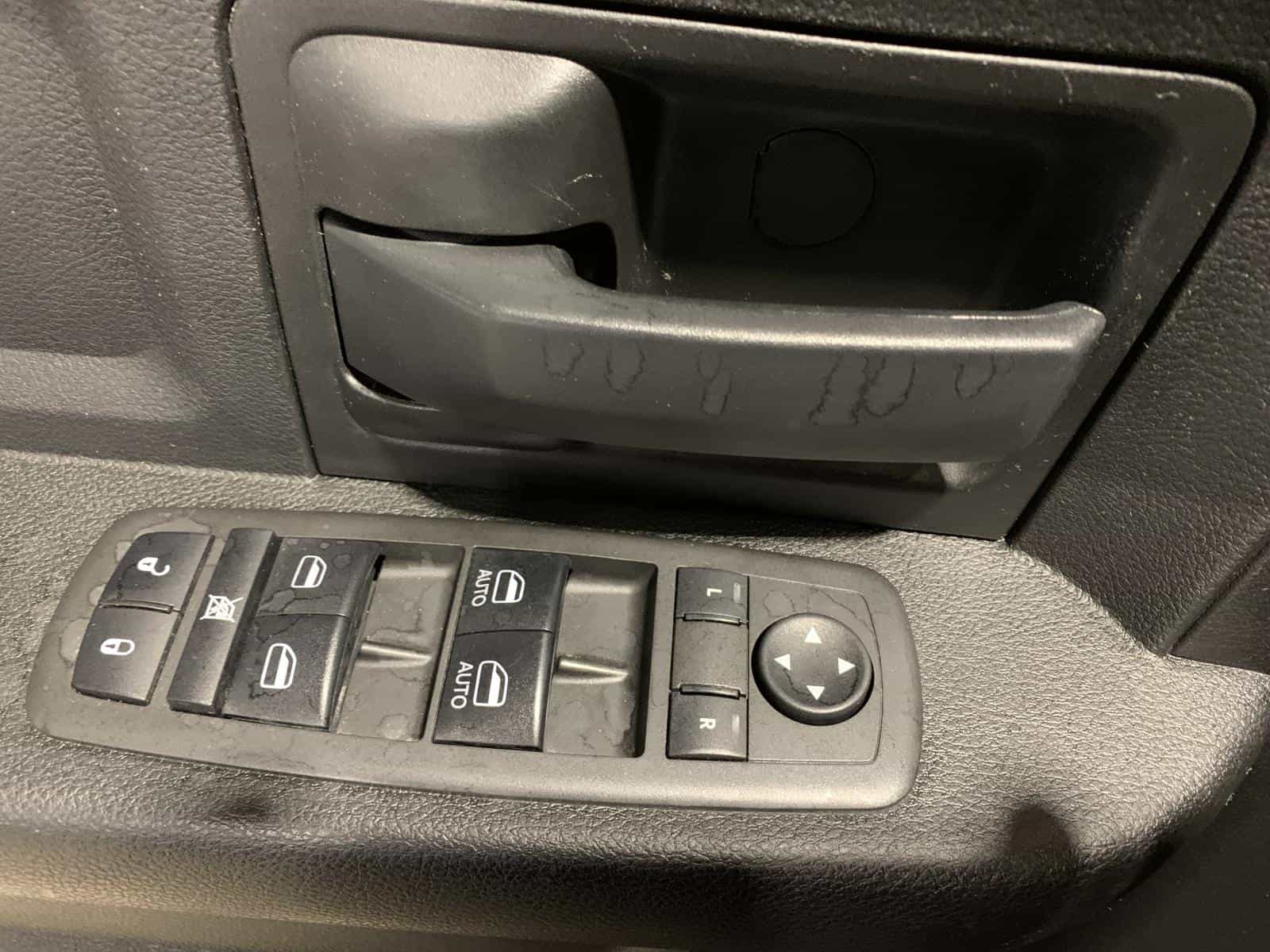 2021 RAM 1500 CLASSIC TRADESMAN Express - Image 21