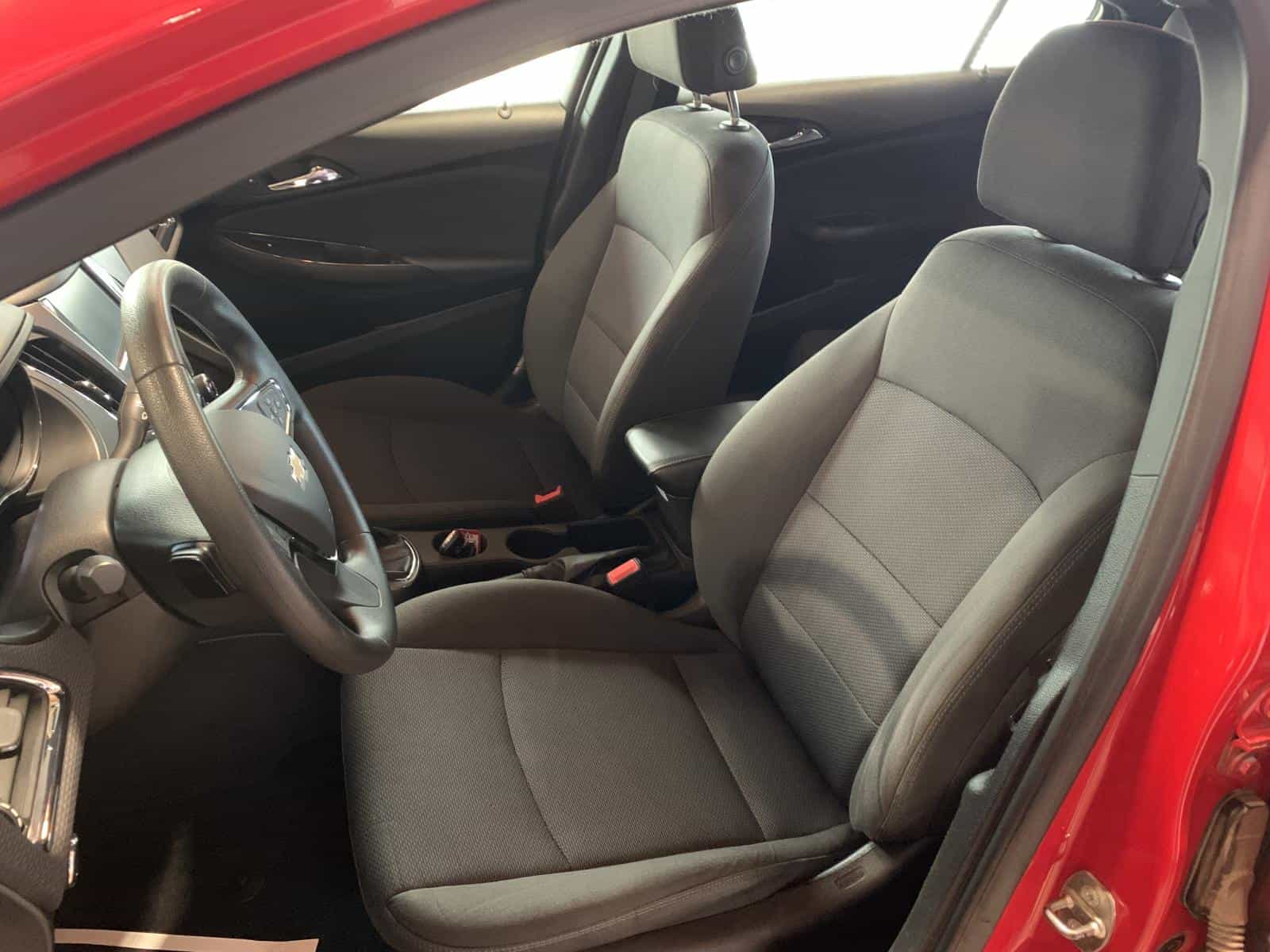 2018 Chevrolet CRUZE LT LT - Image 11