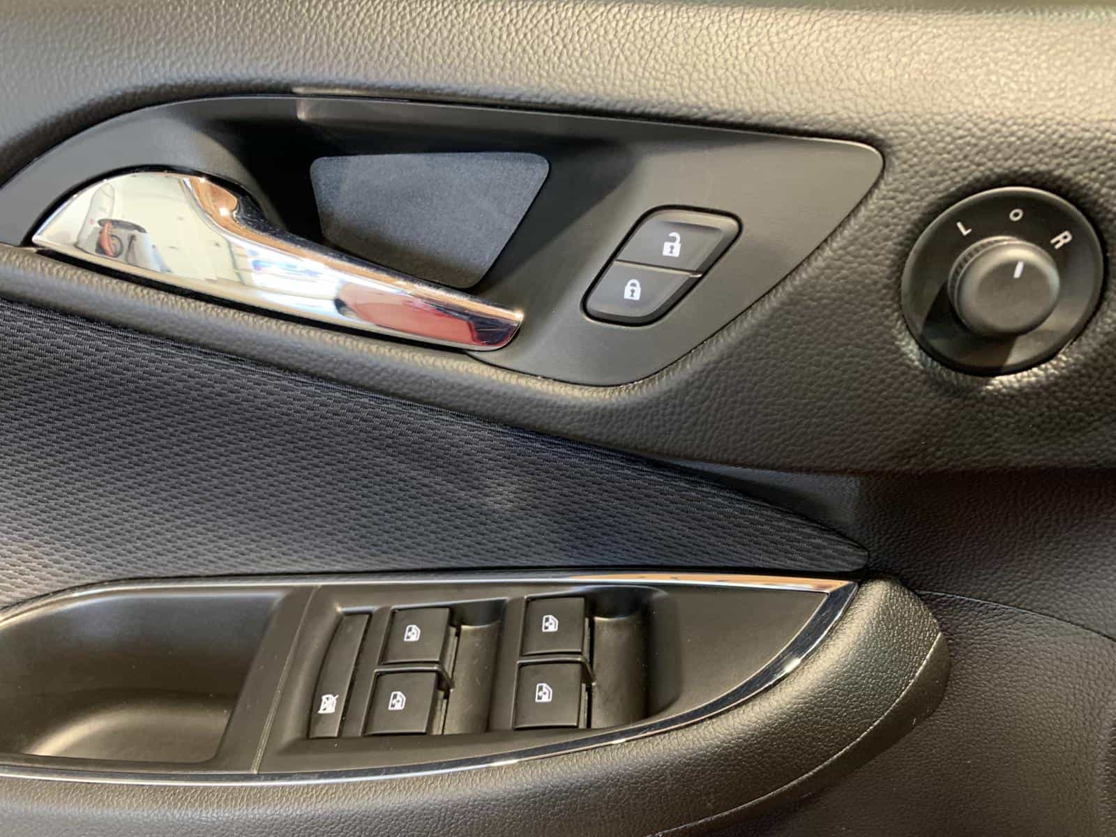 2018 Chevrolet CRUZE LT LT - Image 21