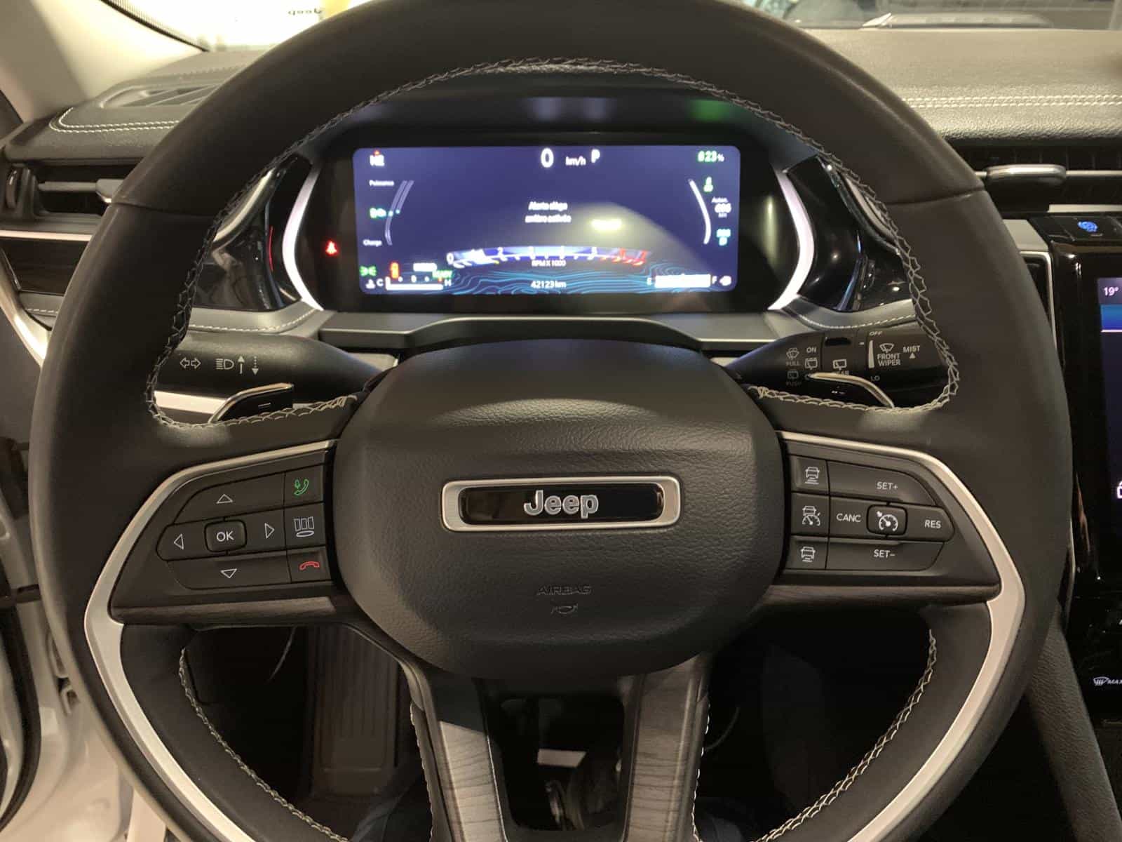 2022 Jeep Grand Cherokee Limited 4X Base 4XE - Image 19