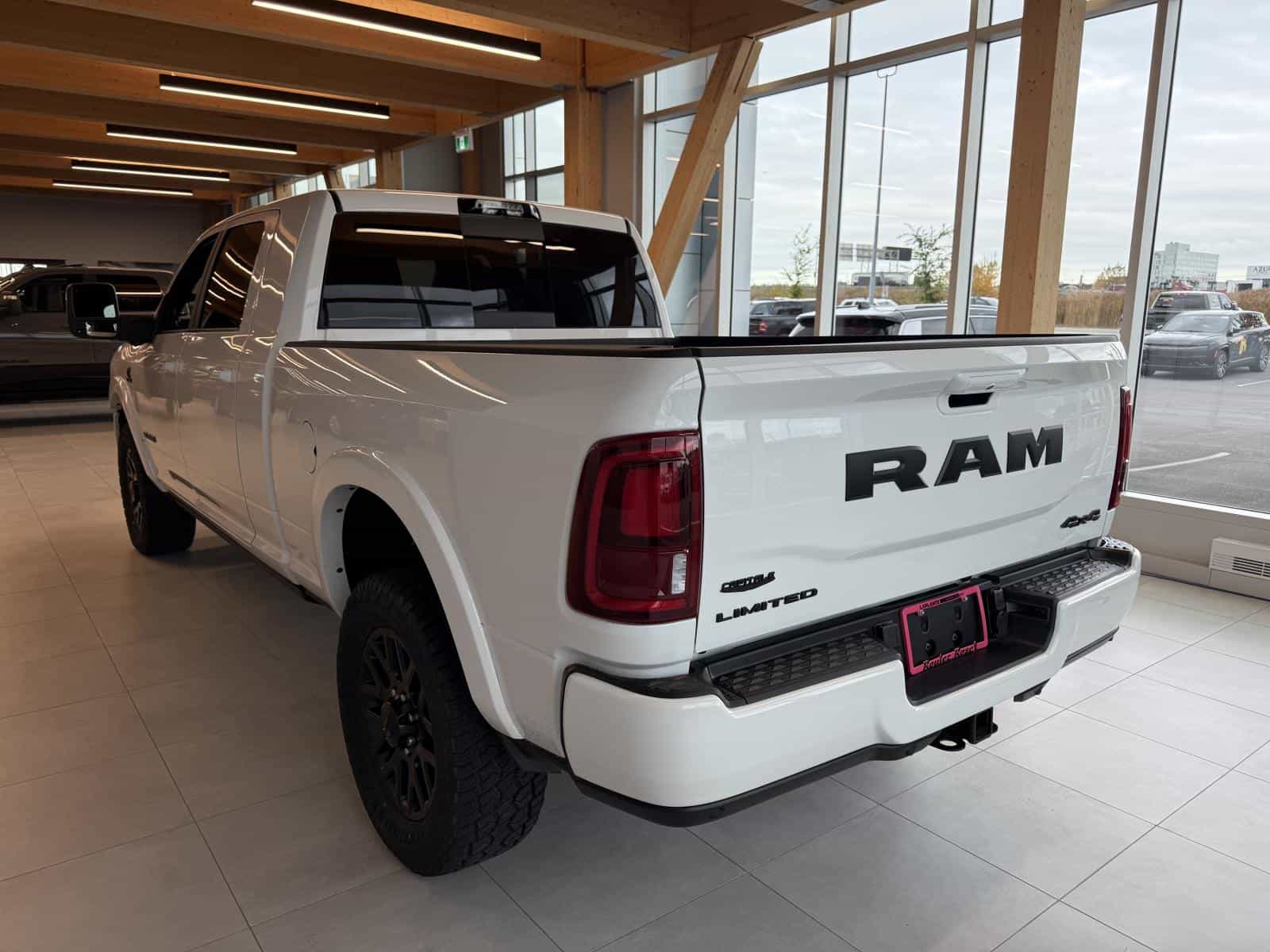 Image 5 RAM 2500 Limited 2026