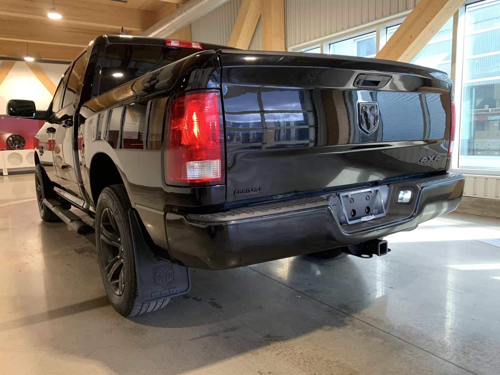 2021 RAM 1500 CLASSIC SLT 1500 Express - Image 2