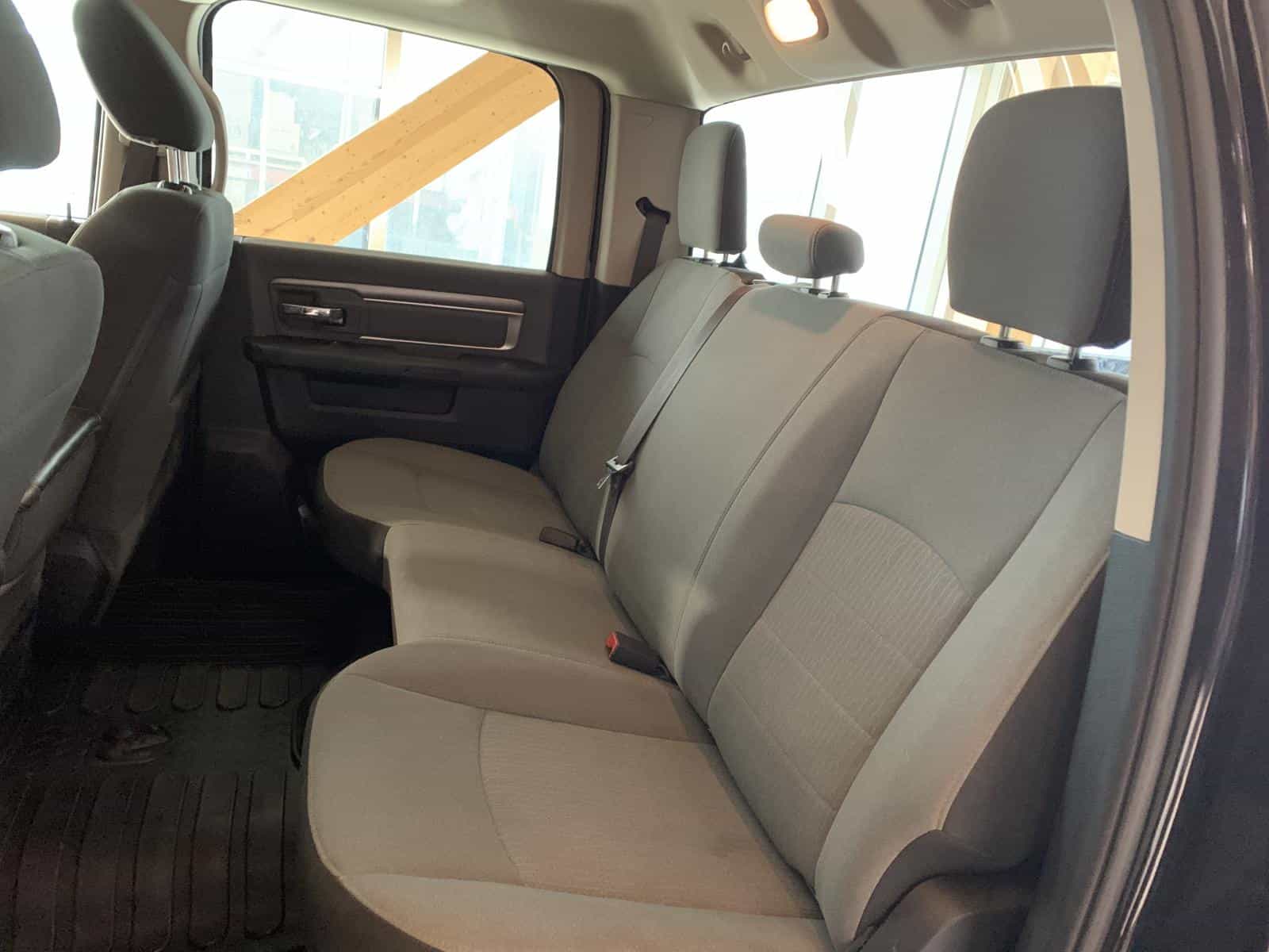 2021 RAM 1500 CLASSIC SLT 1500 Express - Image 11