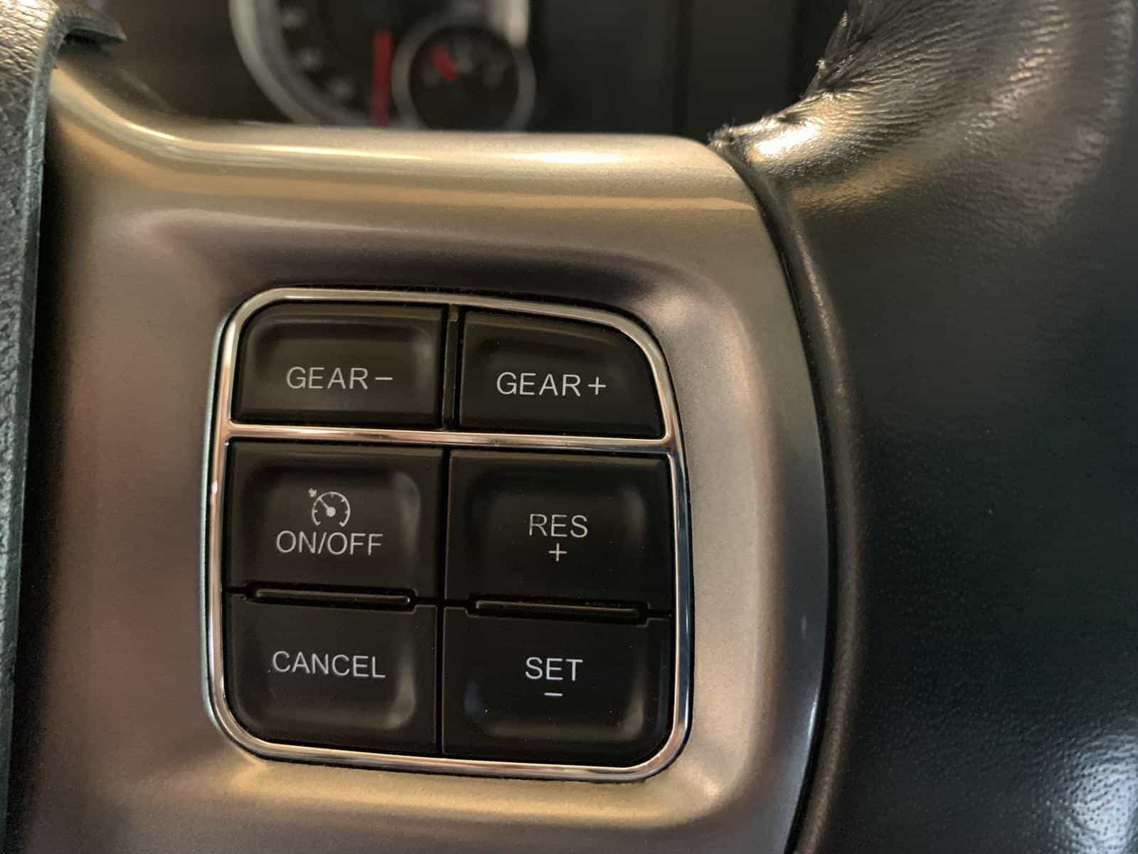 2021 RAM 1500 CLASSIC SLT 1500 Express - Image 16