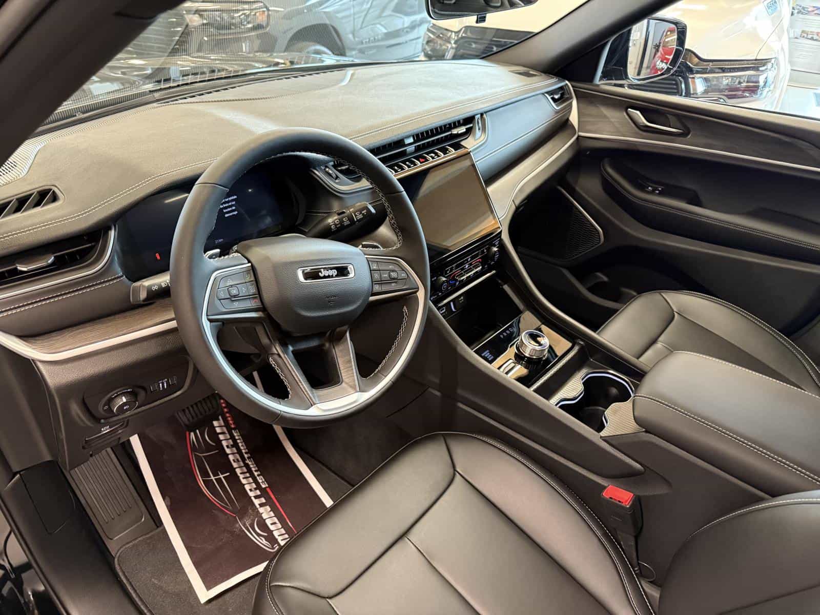 2025 Jeep Grand Cherokee L Limited - Image 6