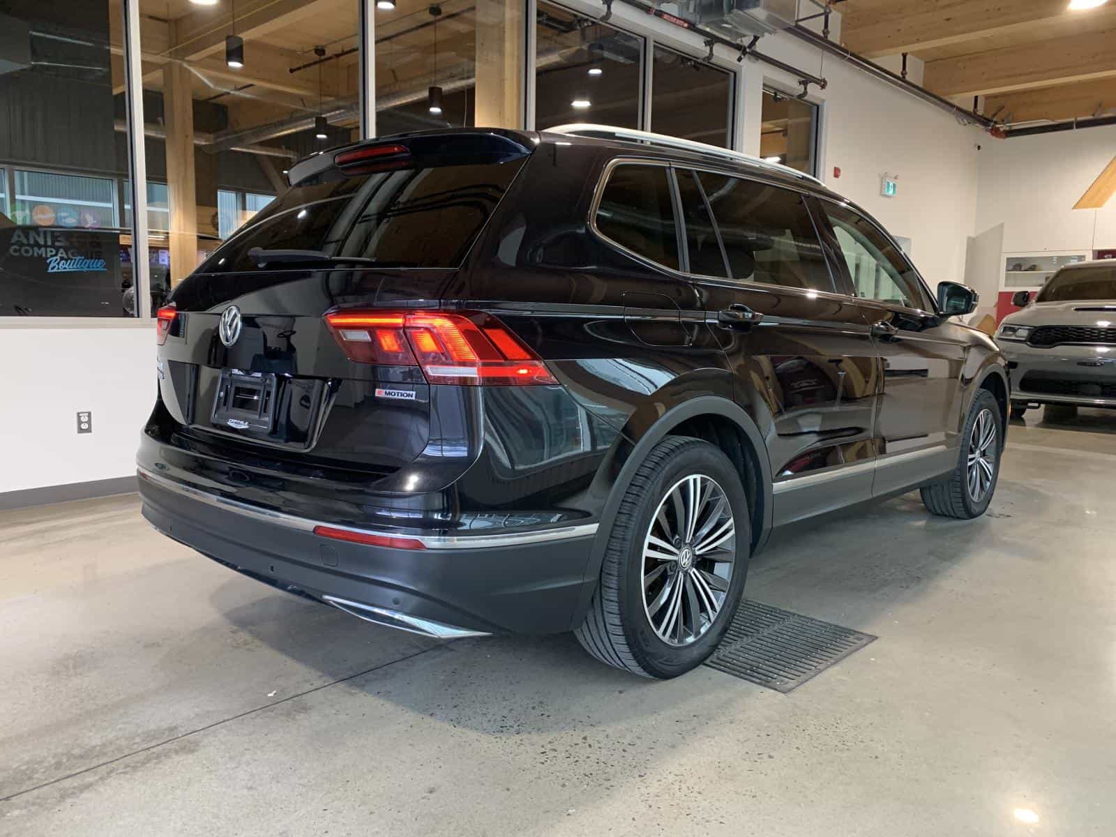 2019 Volkswagen Tiguan Highline - Image 3