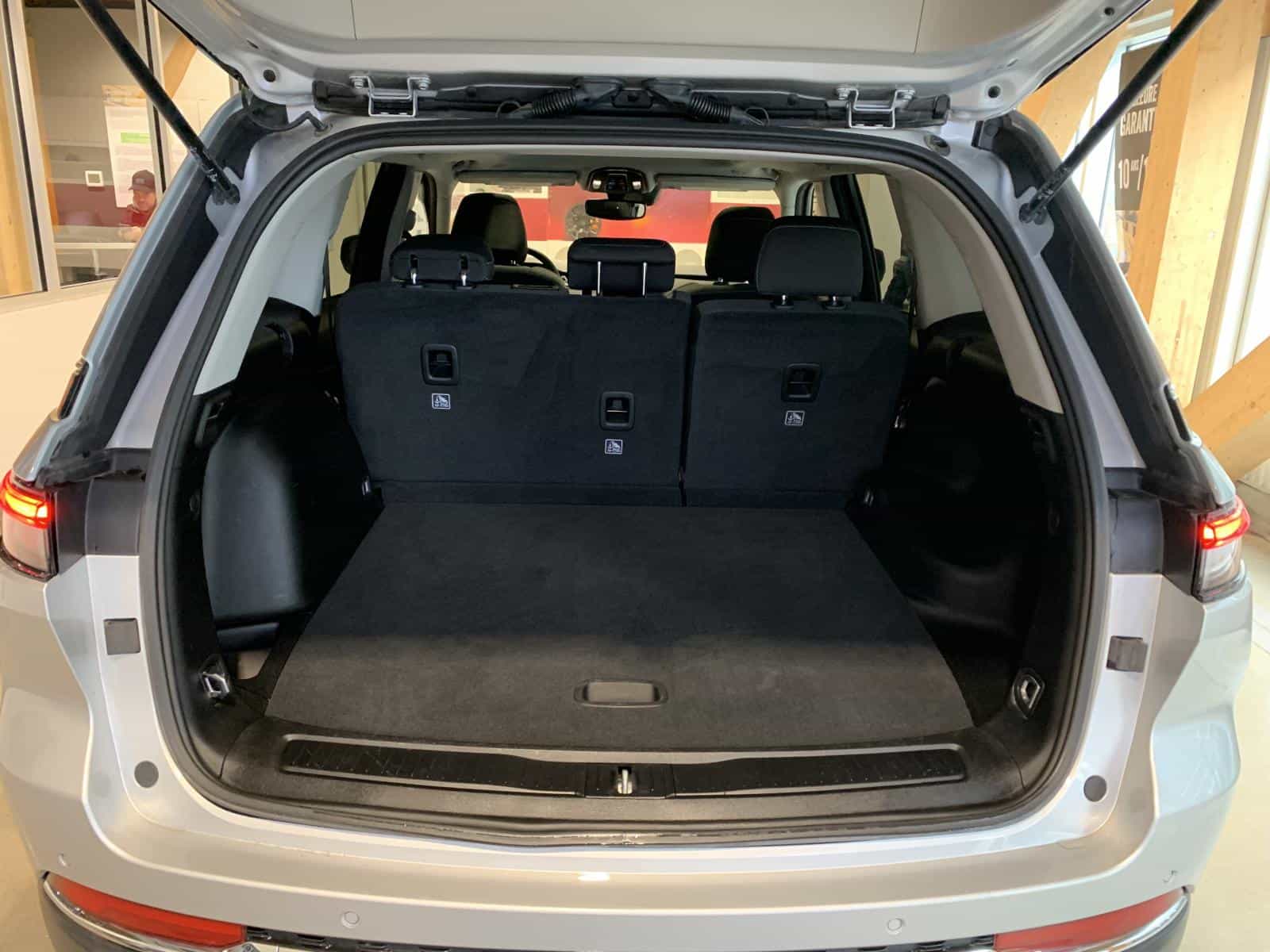 2023 Jeep GRAND CHEROKEE LAREDO/ALT Laredo - Image 10