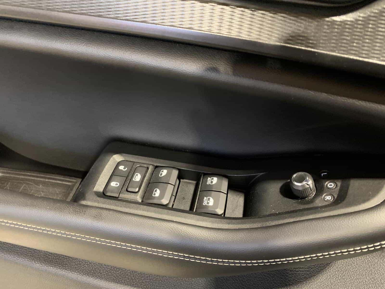 2023 Jeep GRAND CHEROKEE LAREDO/ALT Laredo - Image 22