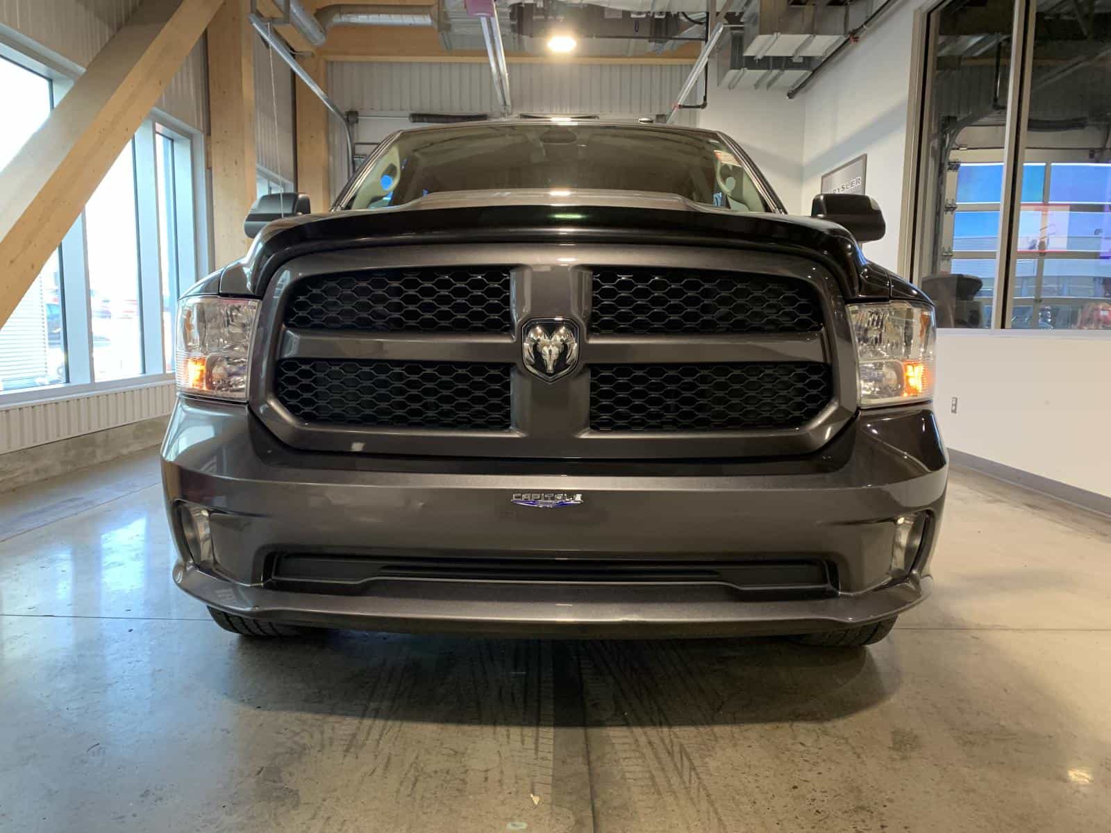 2022 RAM 1500 CLASSIC TRADESMAN Express - Image 5