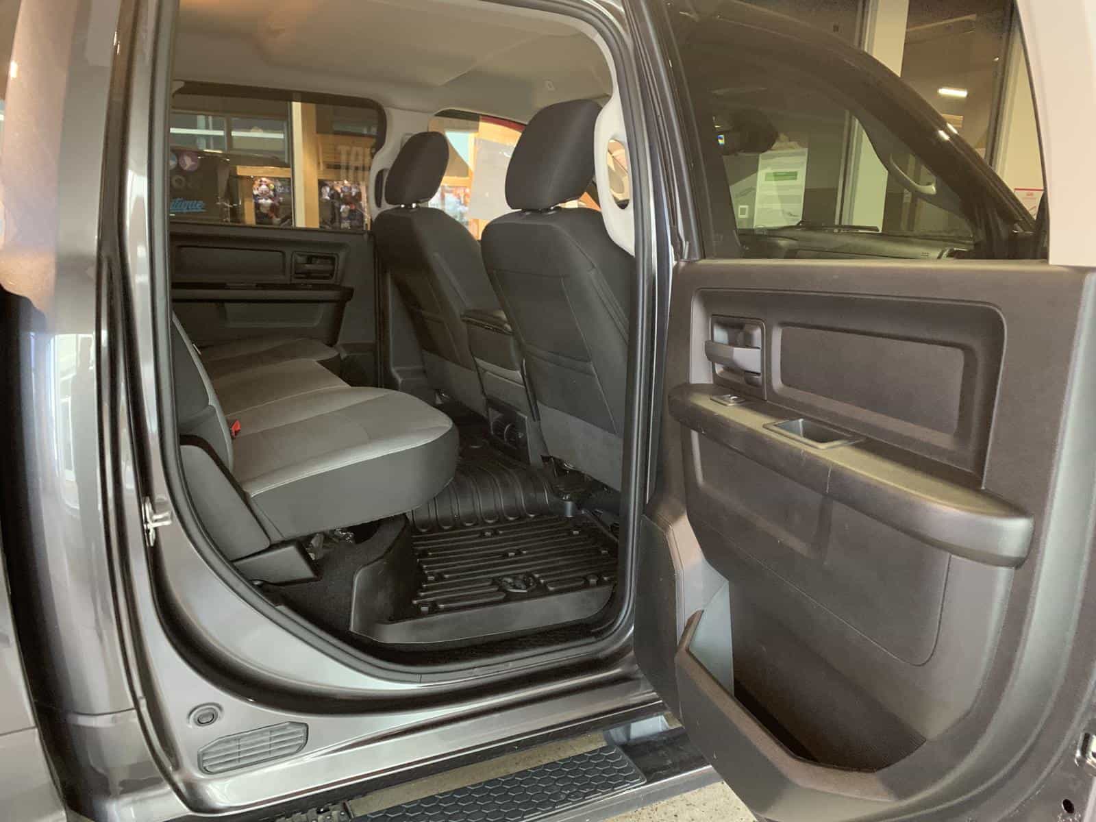 2022 RAM 1500 CLASSIC TRADESMAN Express - Image 8