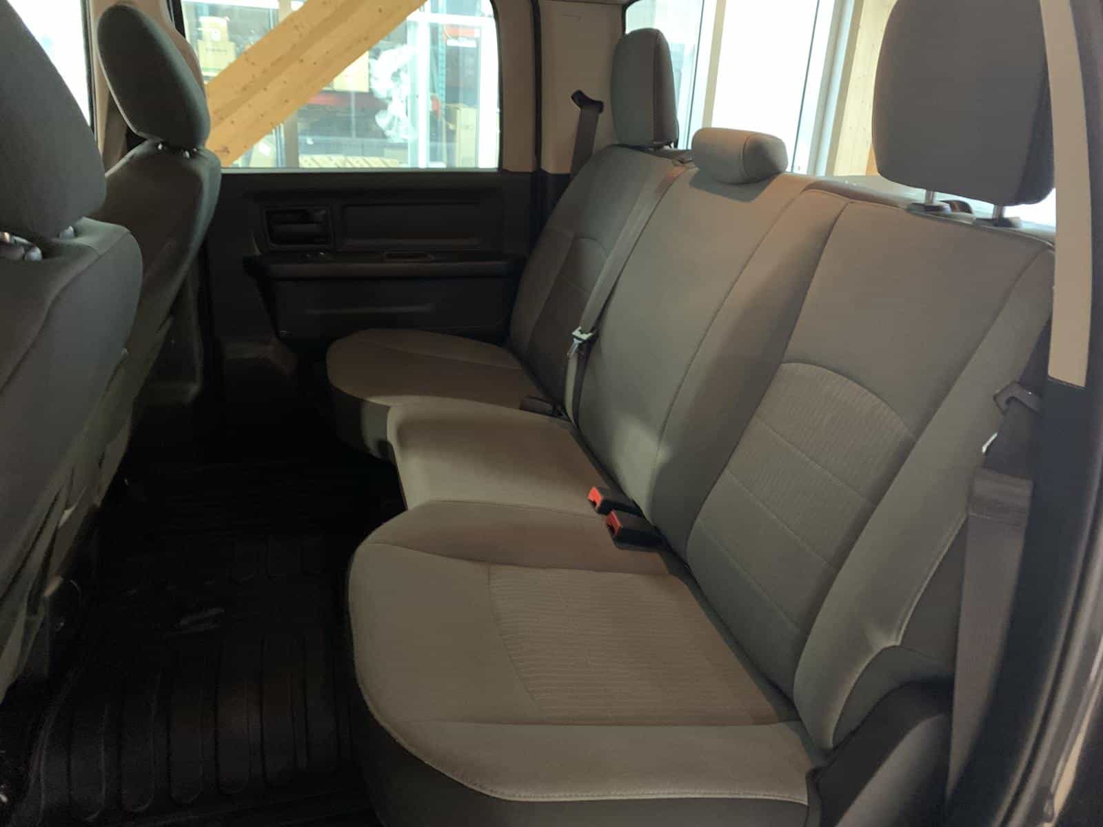 2022 RAM 1500 CLASSIC TRADESMAN Express - Image 11