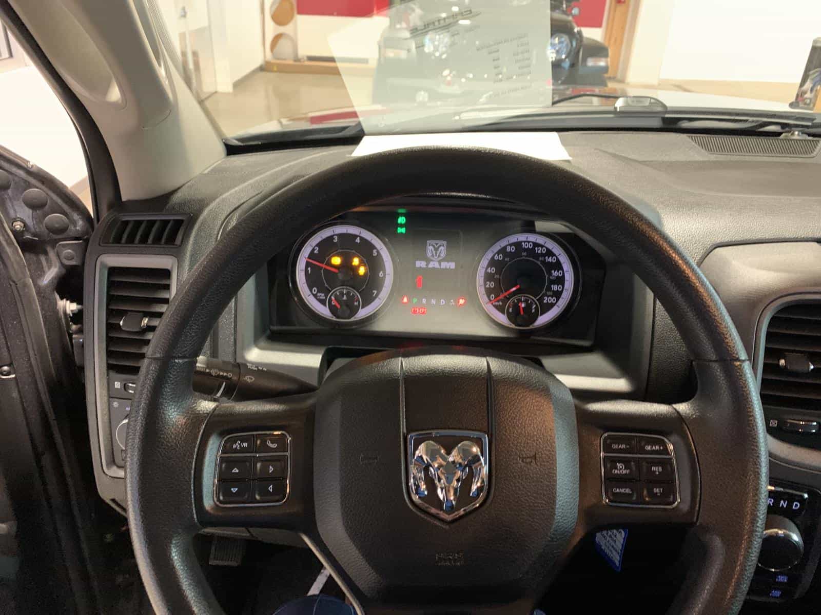 2022 RAM 1500 CLASSIC TRADESMAN Express - Image 12