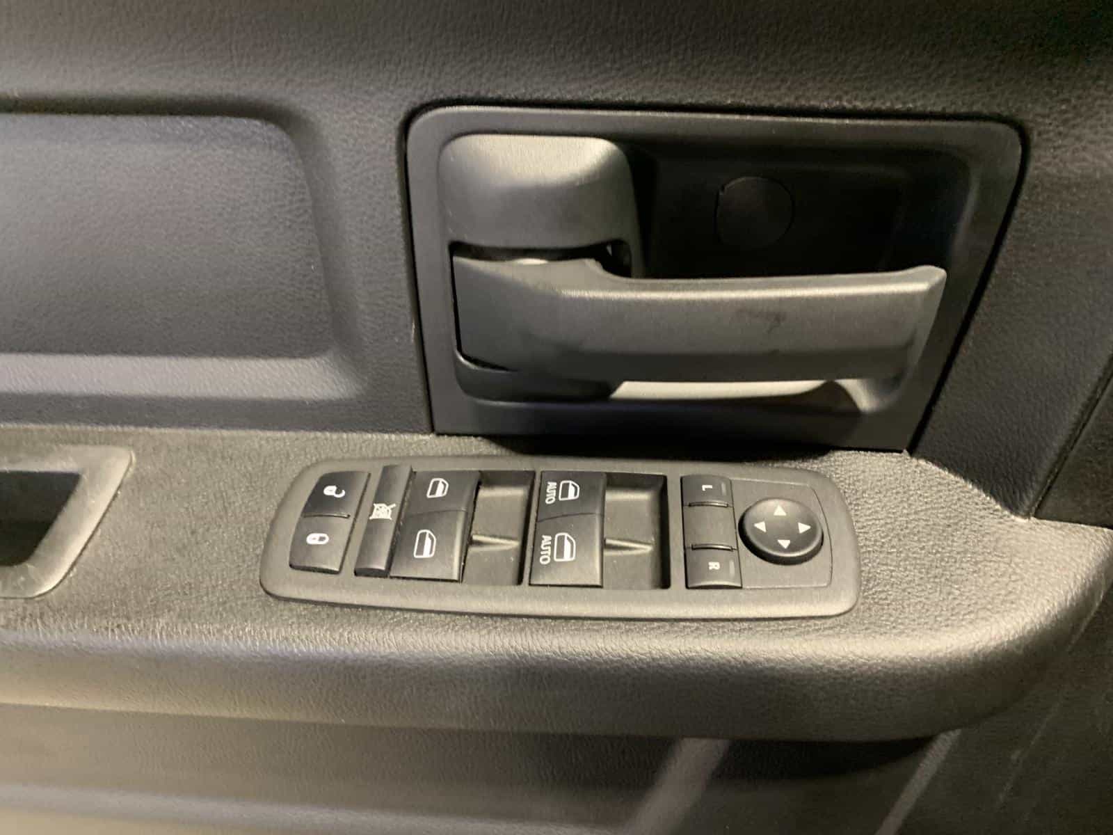 2022 RAM 1500 CLASSIC TRADESMAN Express - Image 20