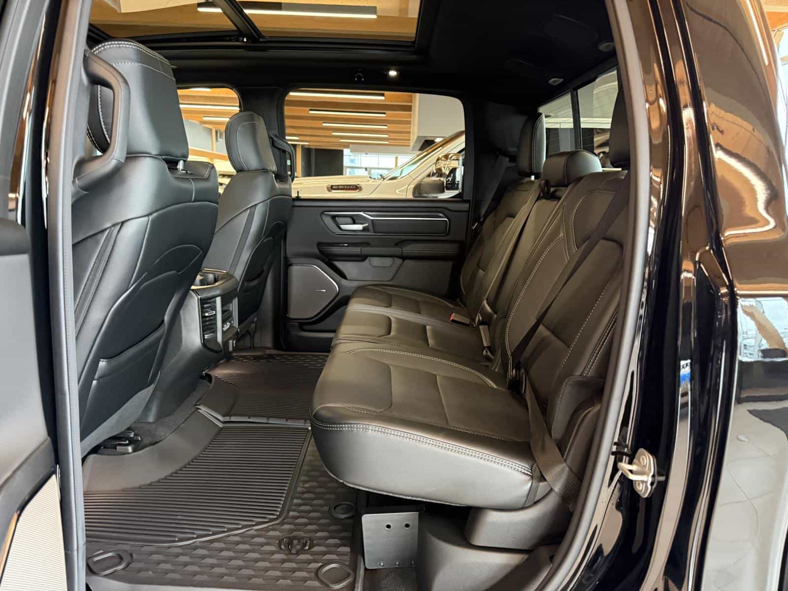 Image 14 RAM 1500 Sport 2026