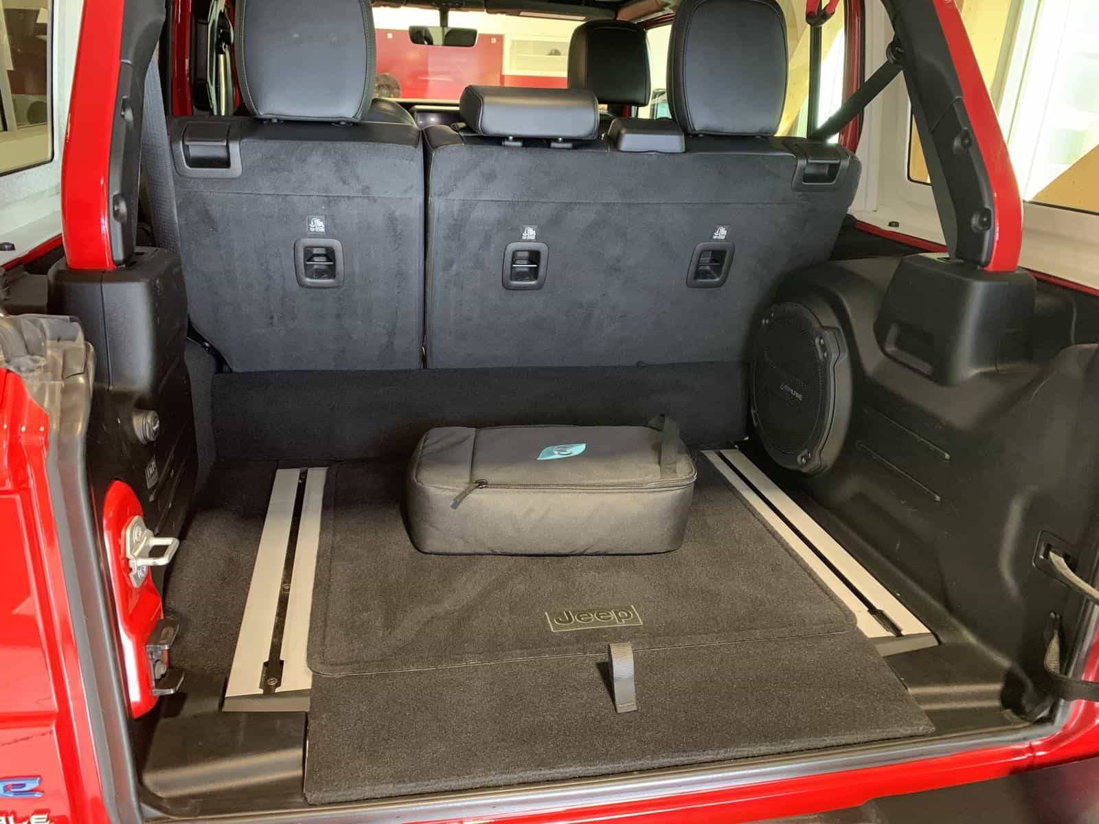 2021 Jeep WRANGLER UNLIMITED SAHARA 4xe Unlimited Sahara - Image 11