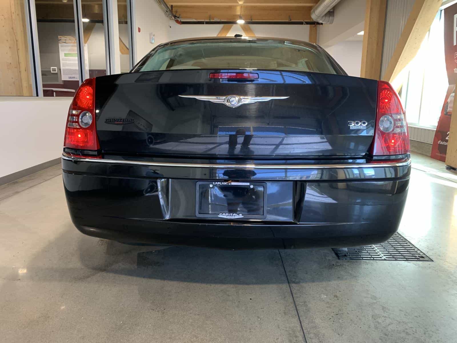 2009 Chrysler 300 Limited Limited - Image 3