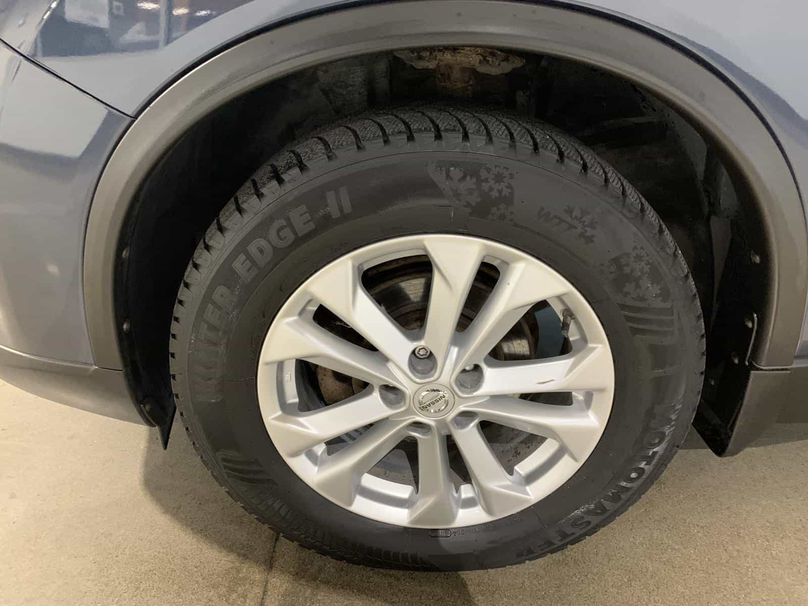 2016 Nissan ROGUE S/SL/SV Noir - Image 6