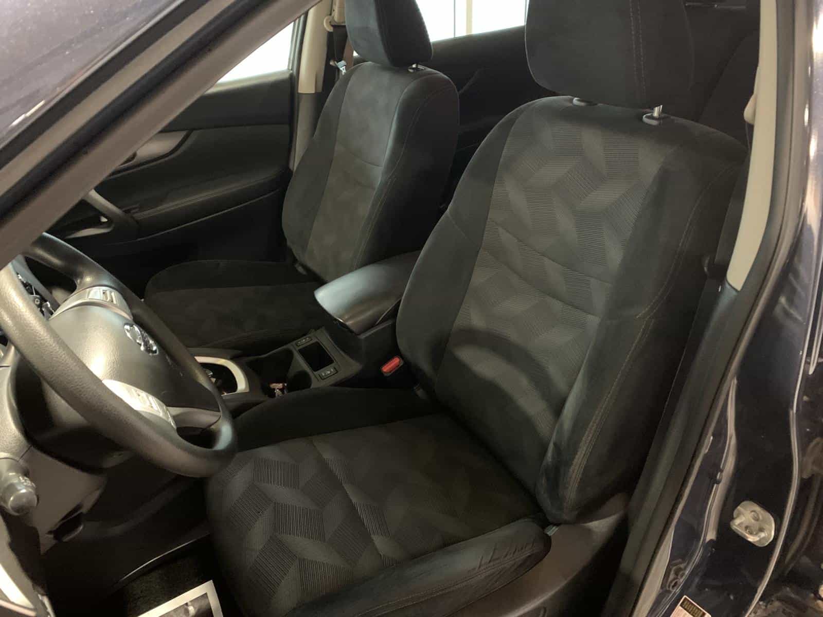 2016 Nissan ROGUE S/SL/SV Noir - Image 10