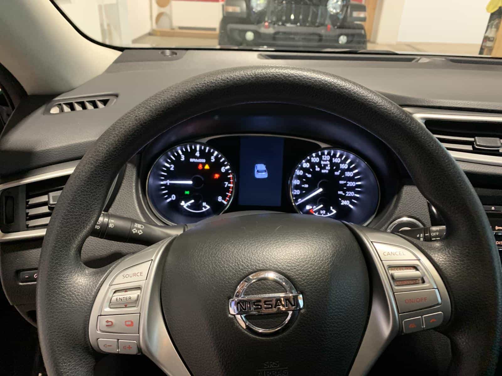 2016 Nissan ROGUE S/SL/SV Noir - Image 14