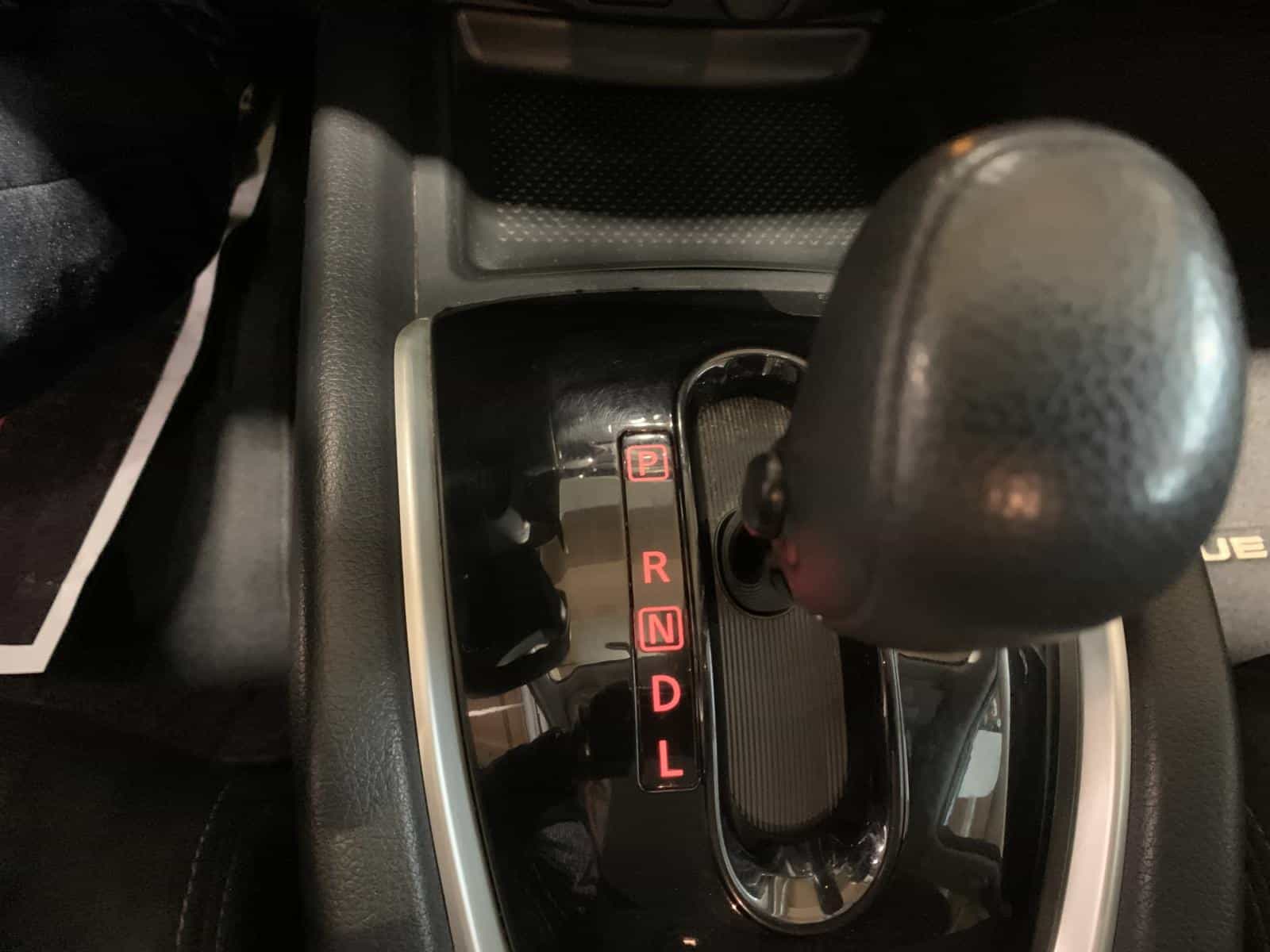 2016 Nissan ROGUE S/SL/SV Noir - Image 16