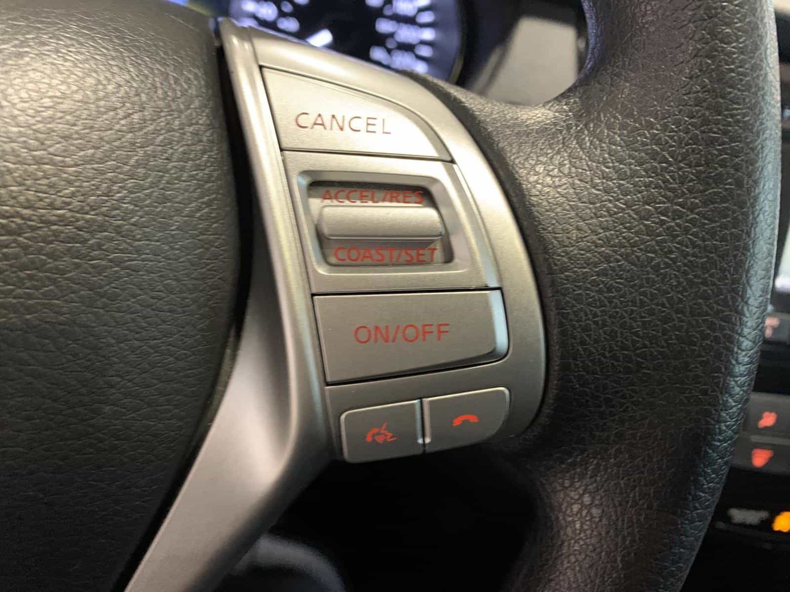 2016 Nissan ROGUE S/SL/SV Noir - Image 17