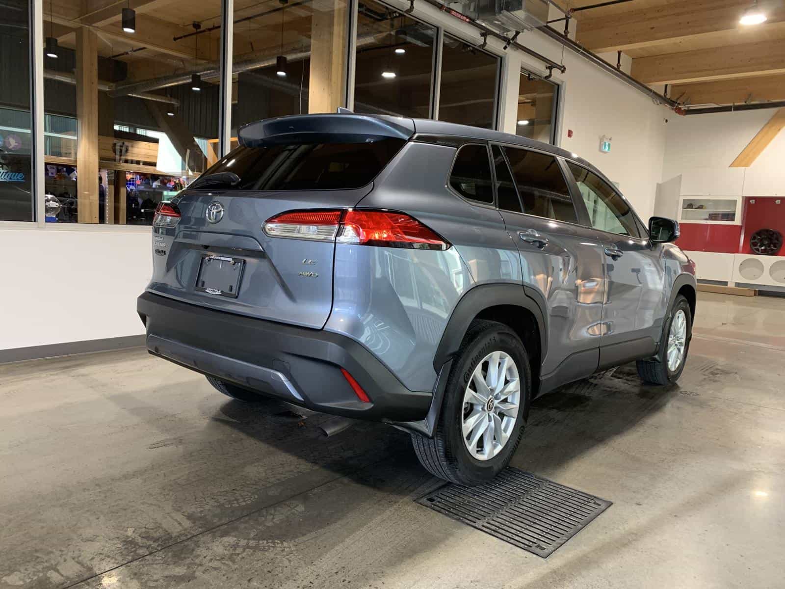 2023 Toyota Corolla Cross LE - Image 3