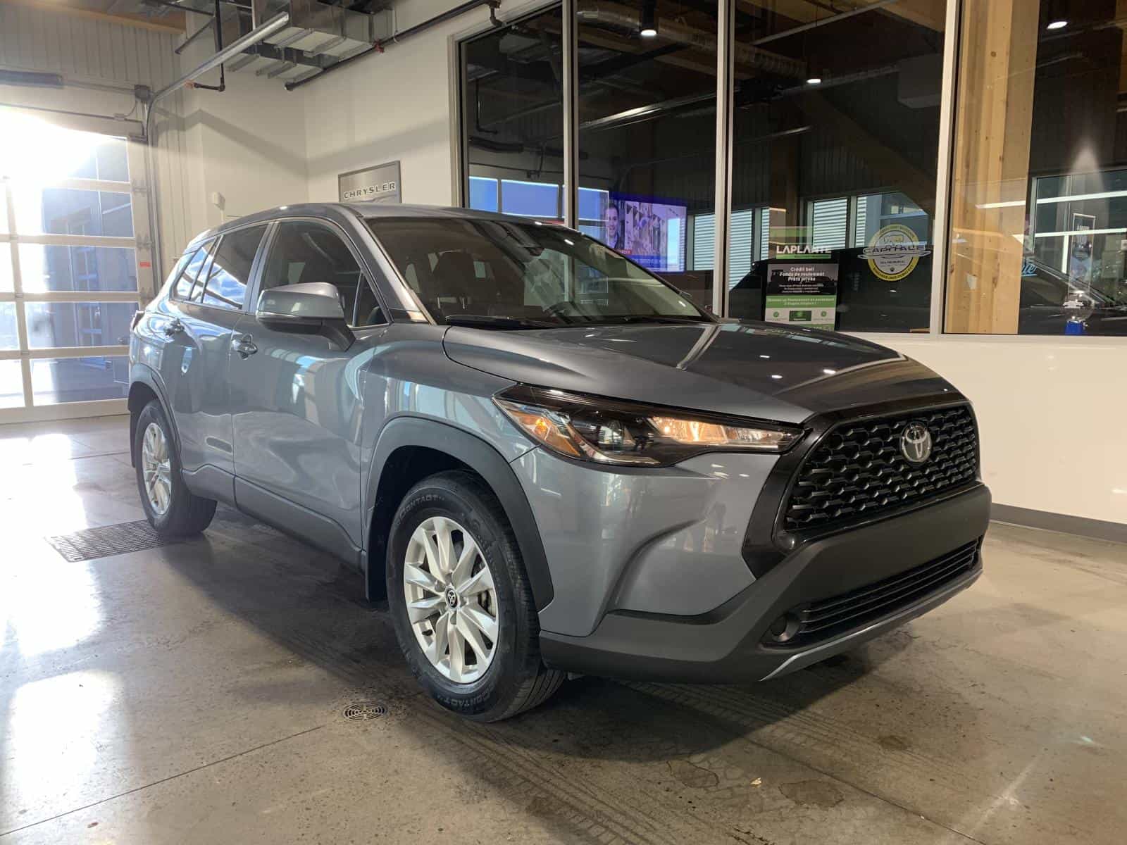 2023 Toyota Corolla Cross LE - Image 4