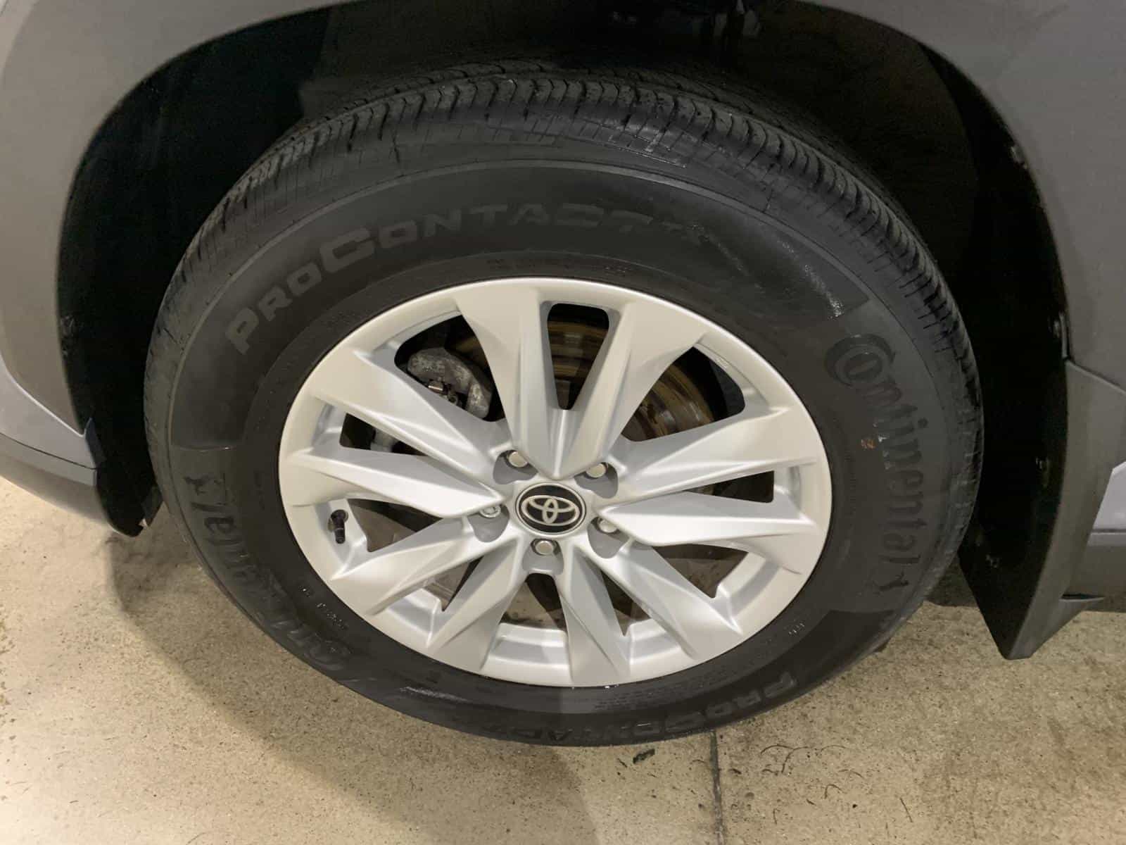 2023 Toyota Corolla Cross LE - Image 6