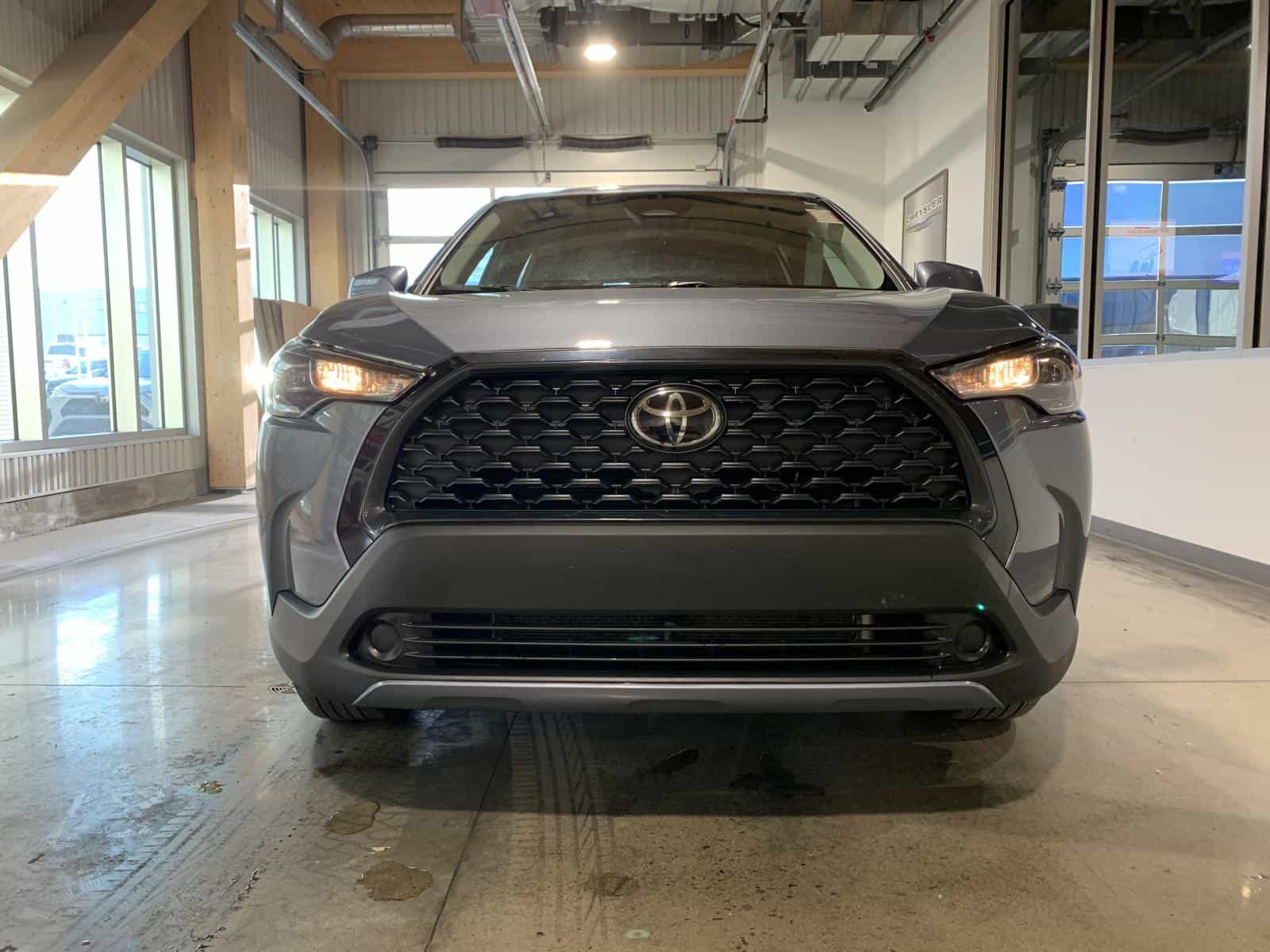 2023 Toyota Corolla Cross LE - Image 5