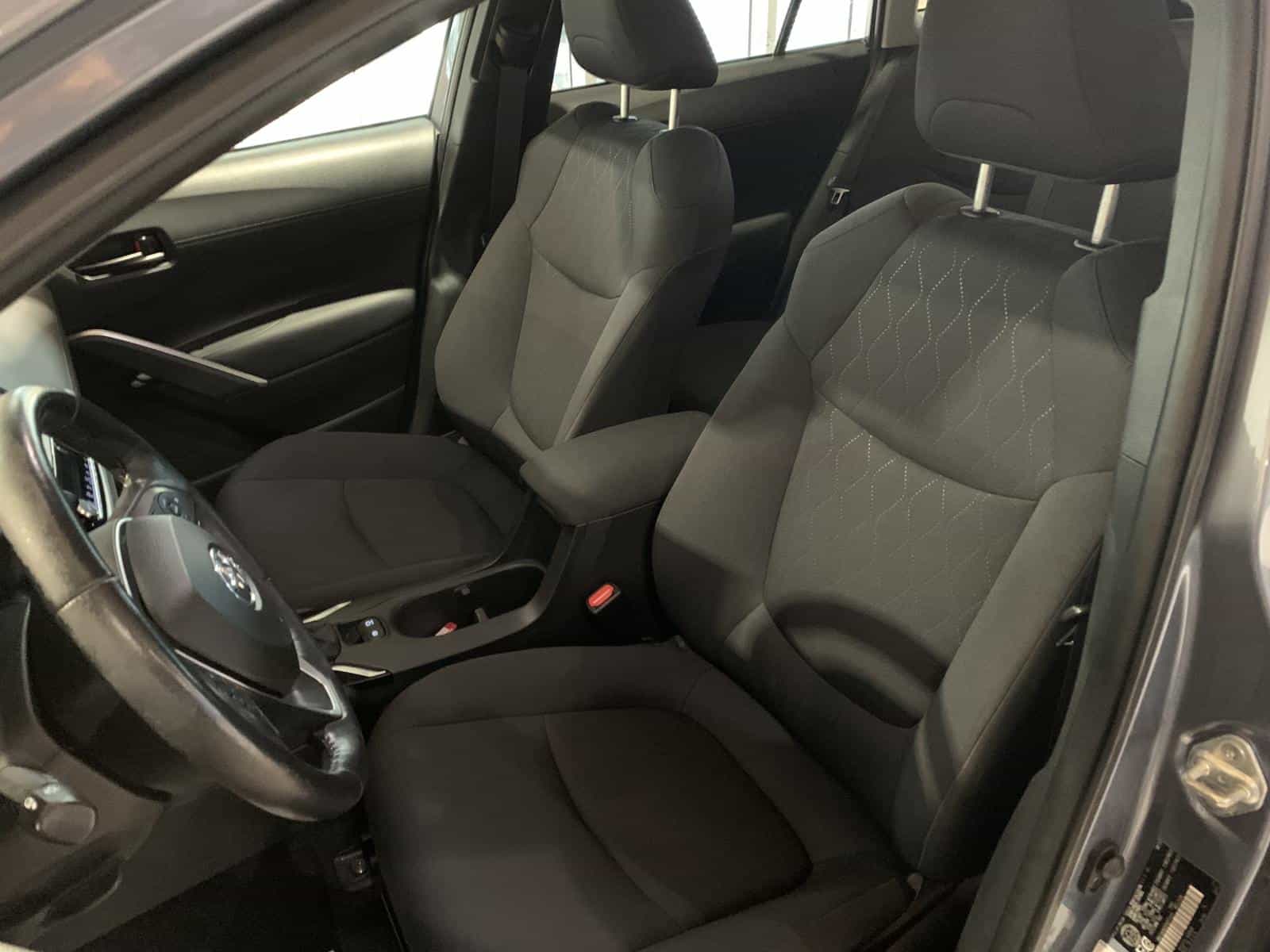 2023 Toyota Corolla Cross LE - Image 9