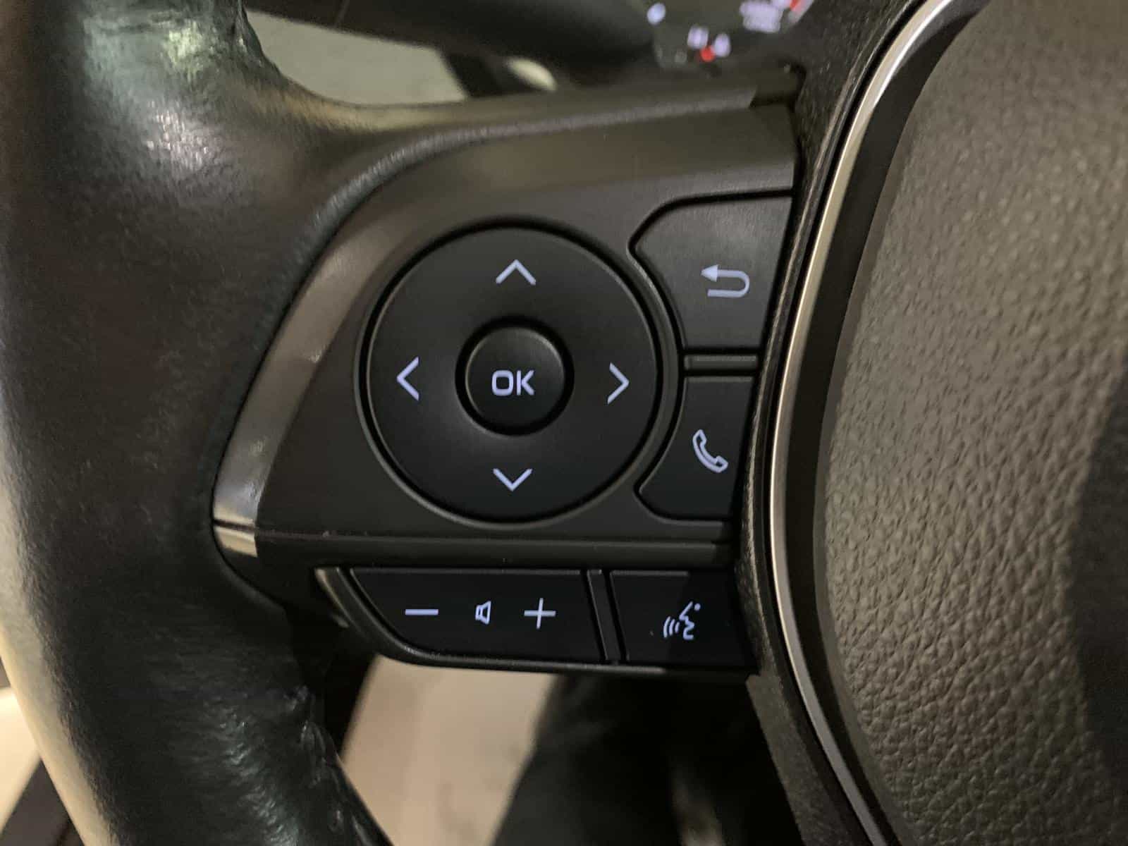 2023 Toyota Corolla Cross LE - Image 17