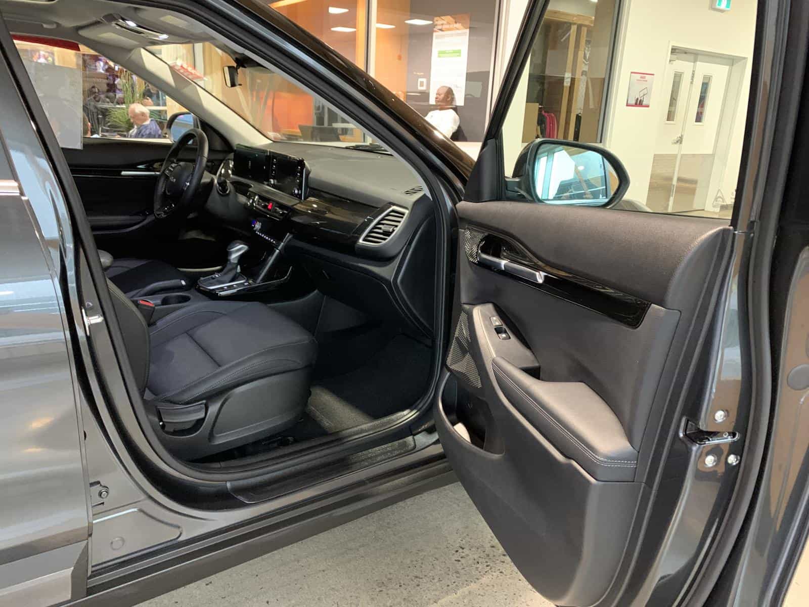 2025 Kia SELTOS S EX - Image 8