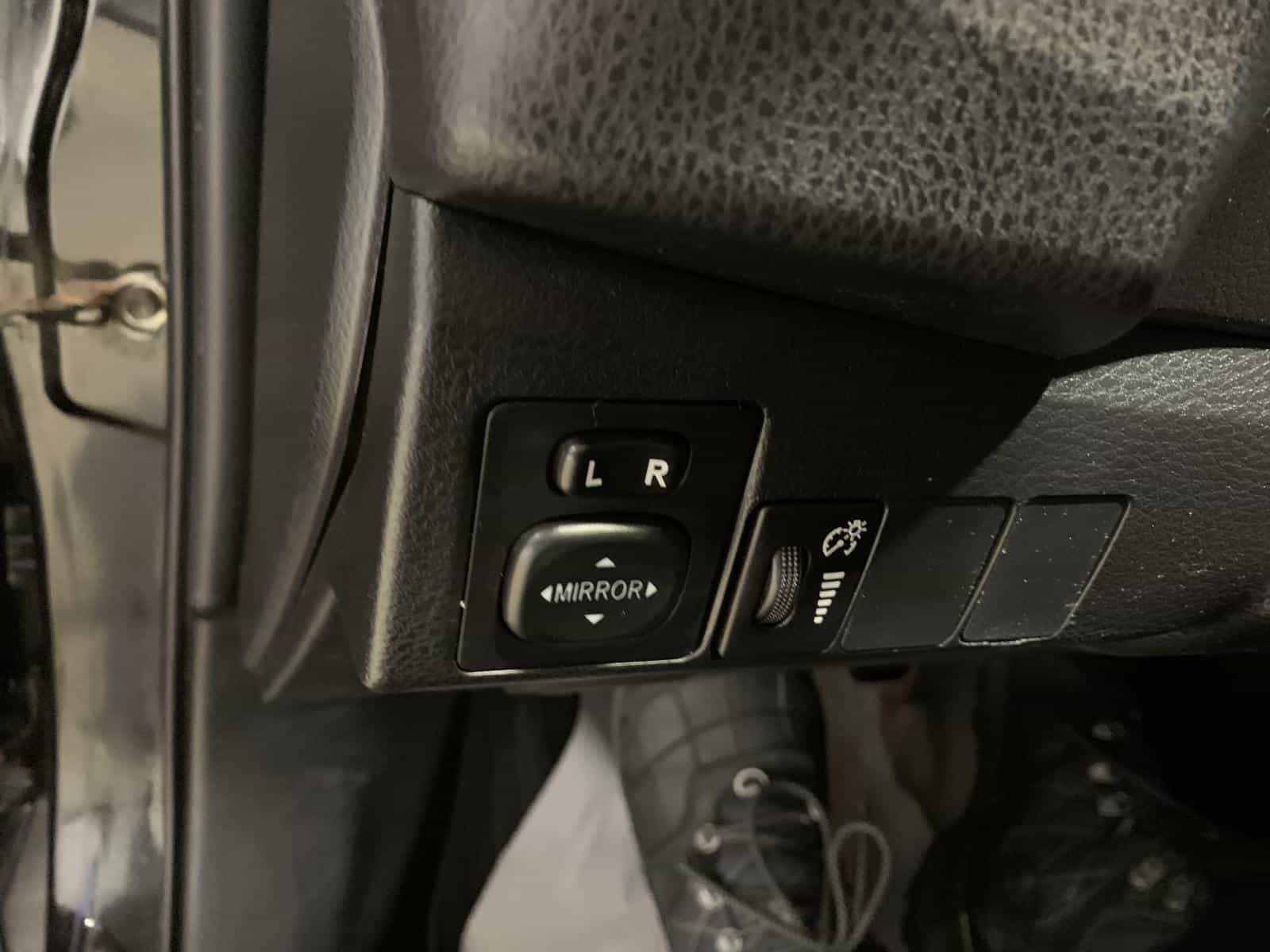 2015 Toyota Corolla L/Le/Le Plus/Le P CE - Image 17